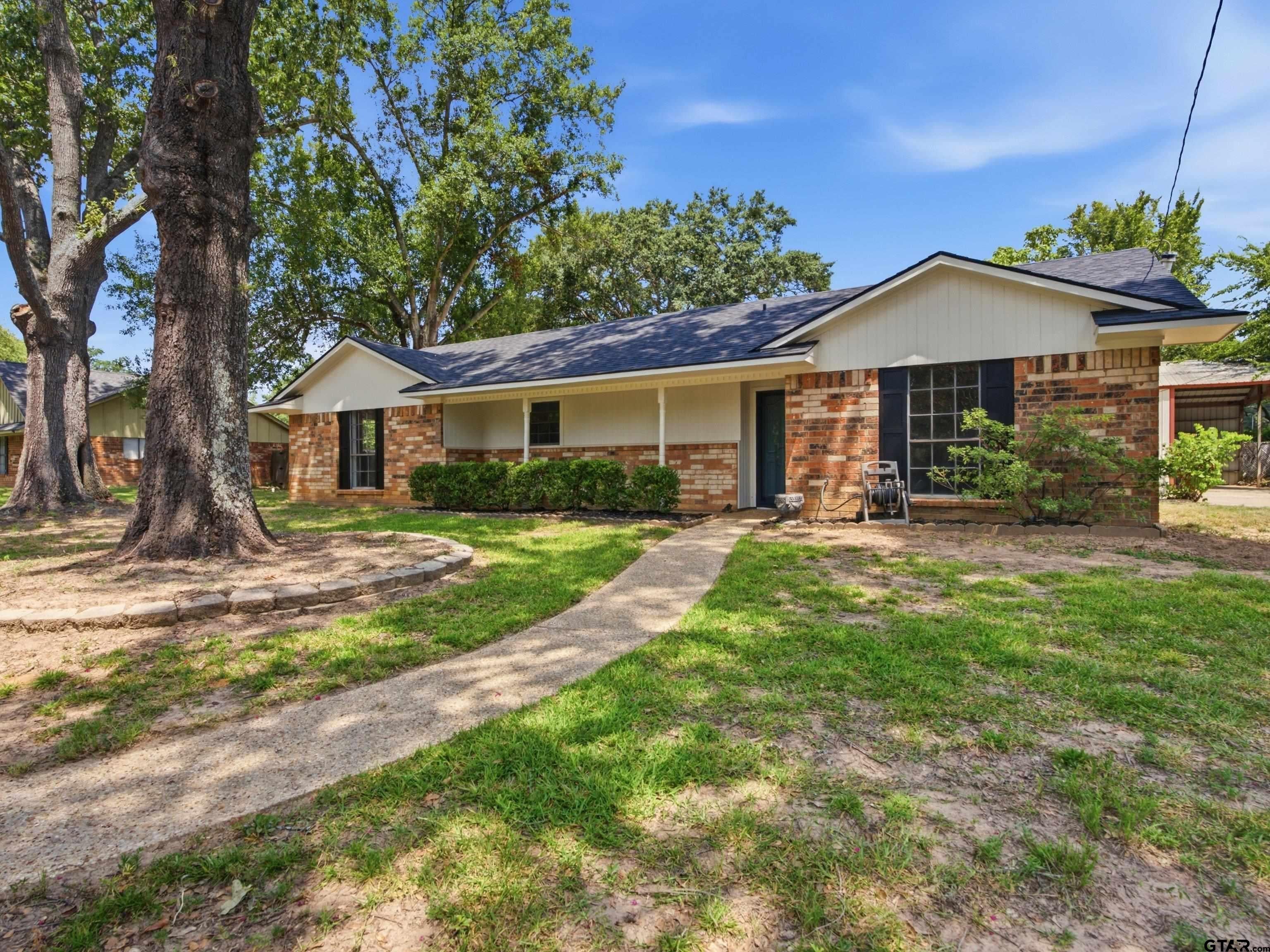 1820 Circle Dr — photo