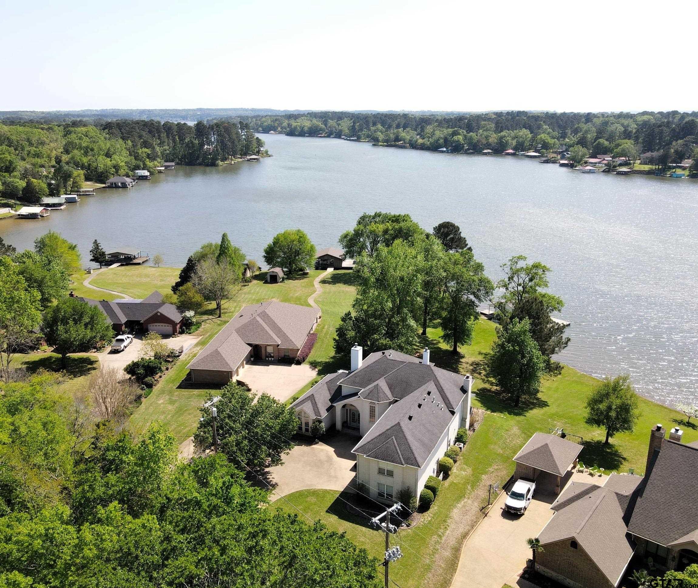 1713 Lakeshore Dr. — photo