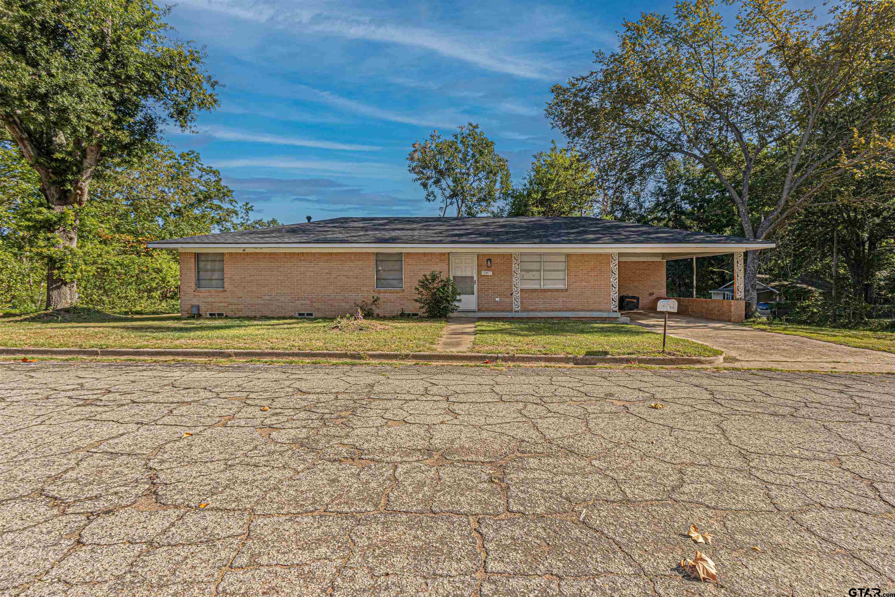 311 E Cottonwood — photo