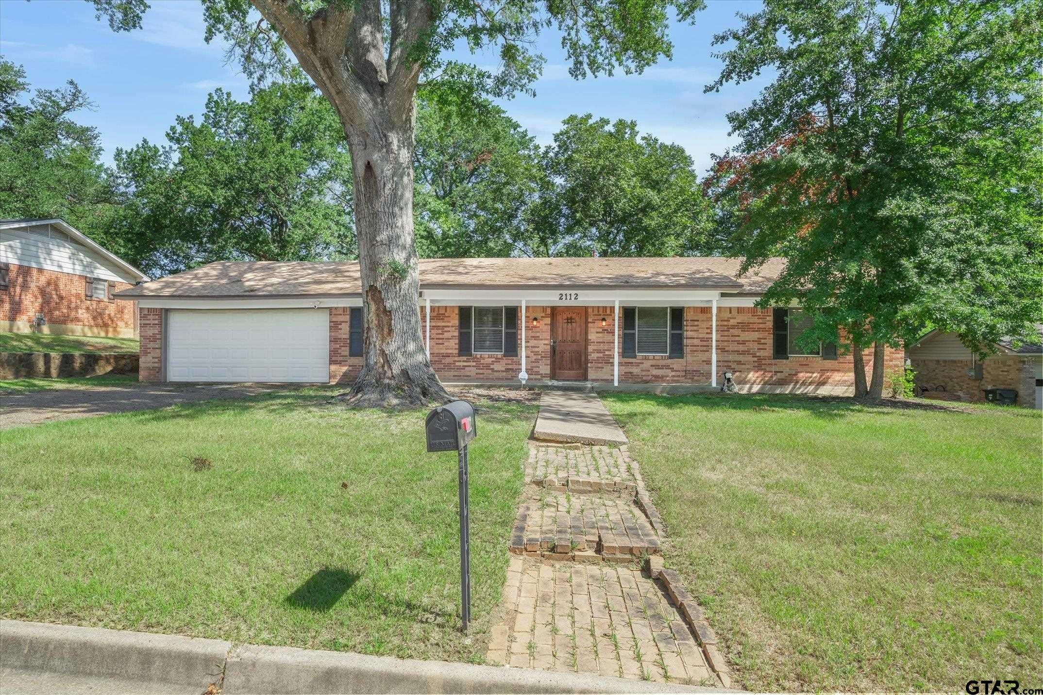 2112 Sampson Dr. — photo