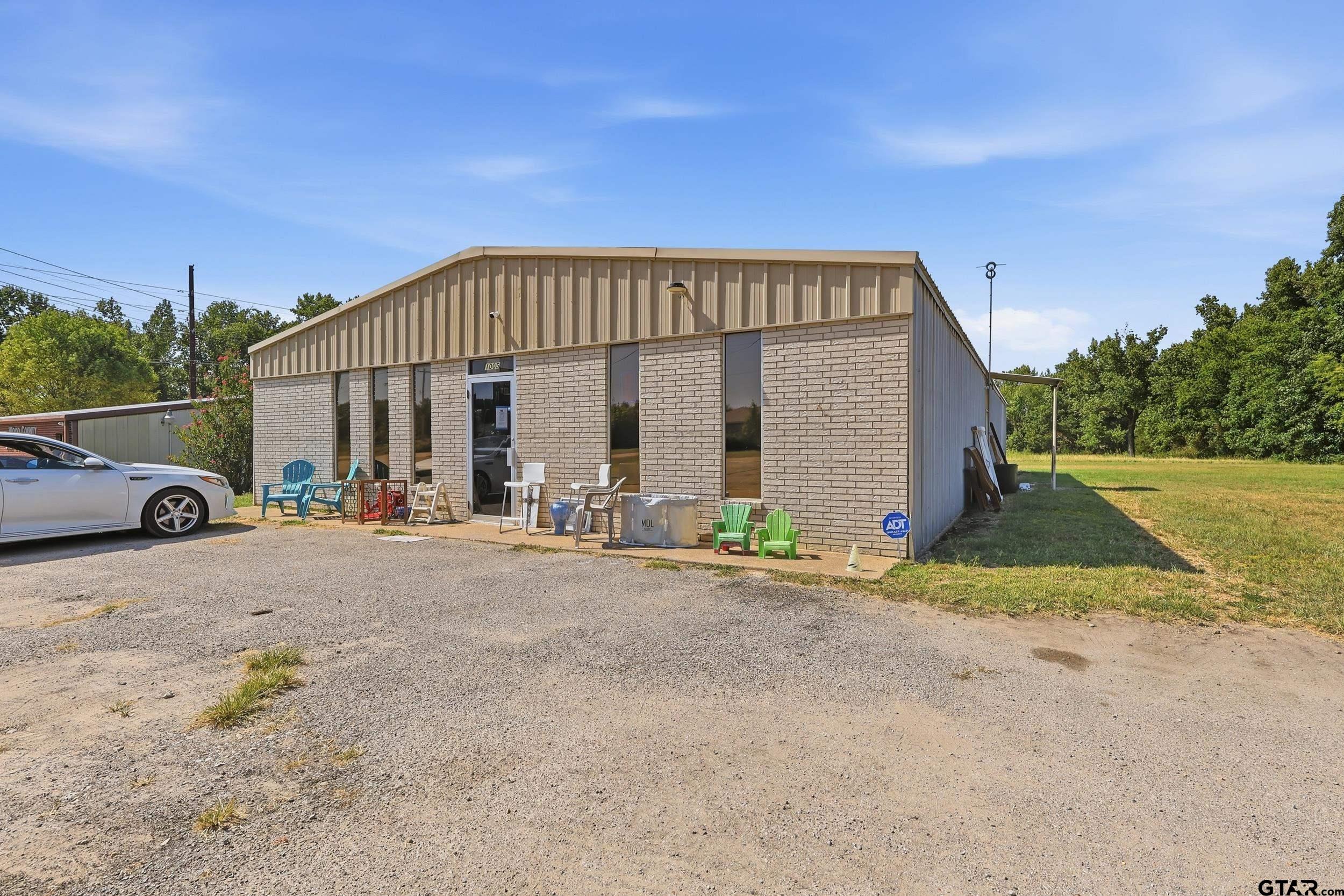 1005 E Coke Rd — photo