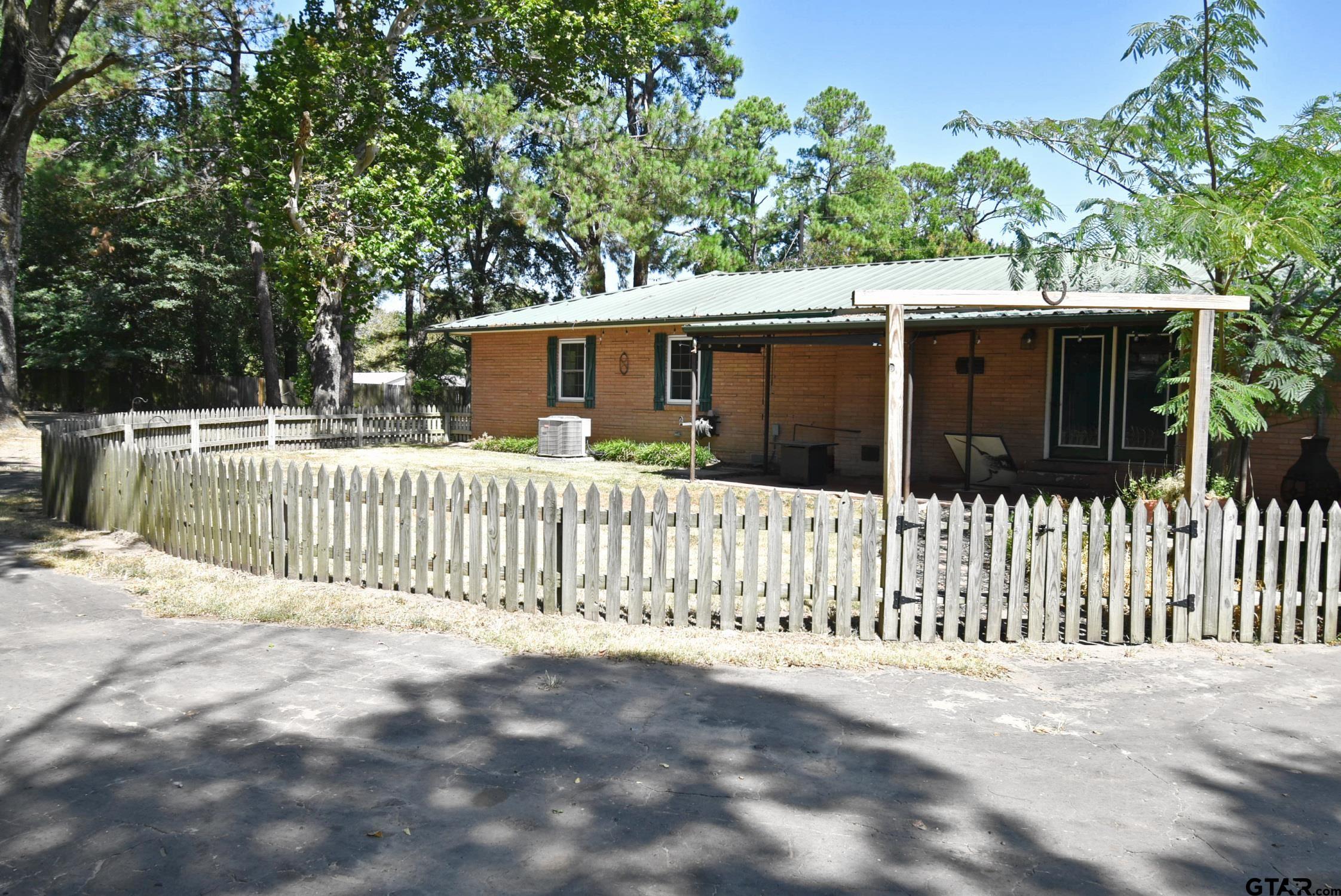 111 E Oak Street, Yantis, TX 75497 — photo 3