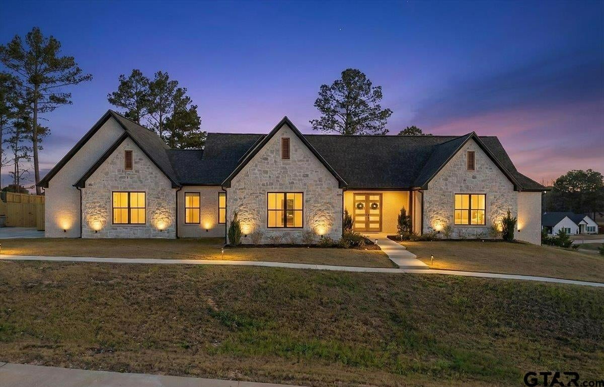12181 Oak Grove Dr. — photo