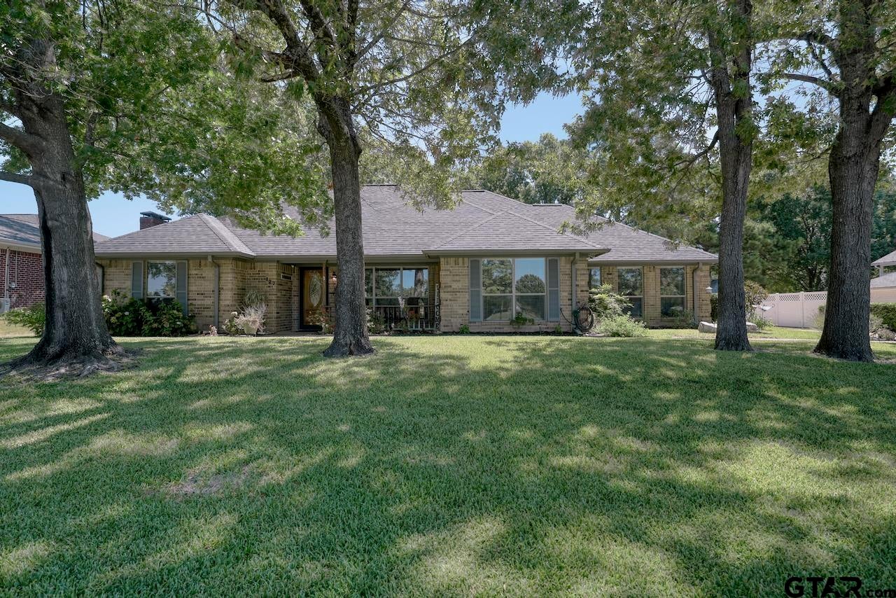 127 Clubview Dr — photo