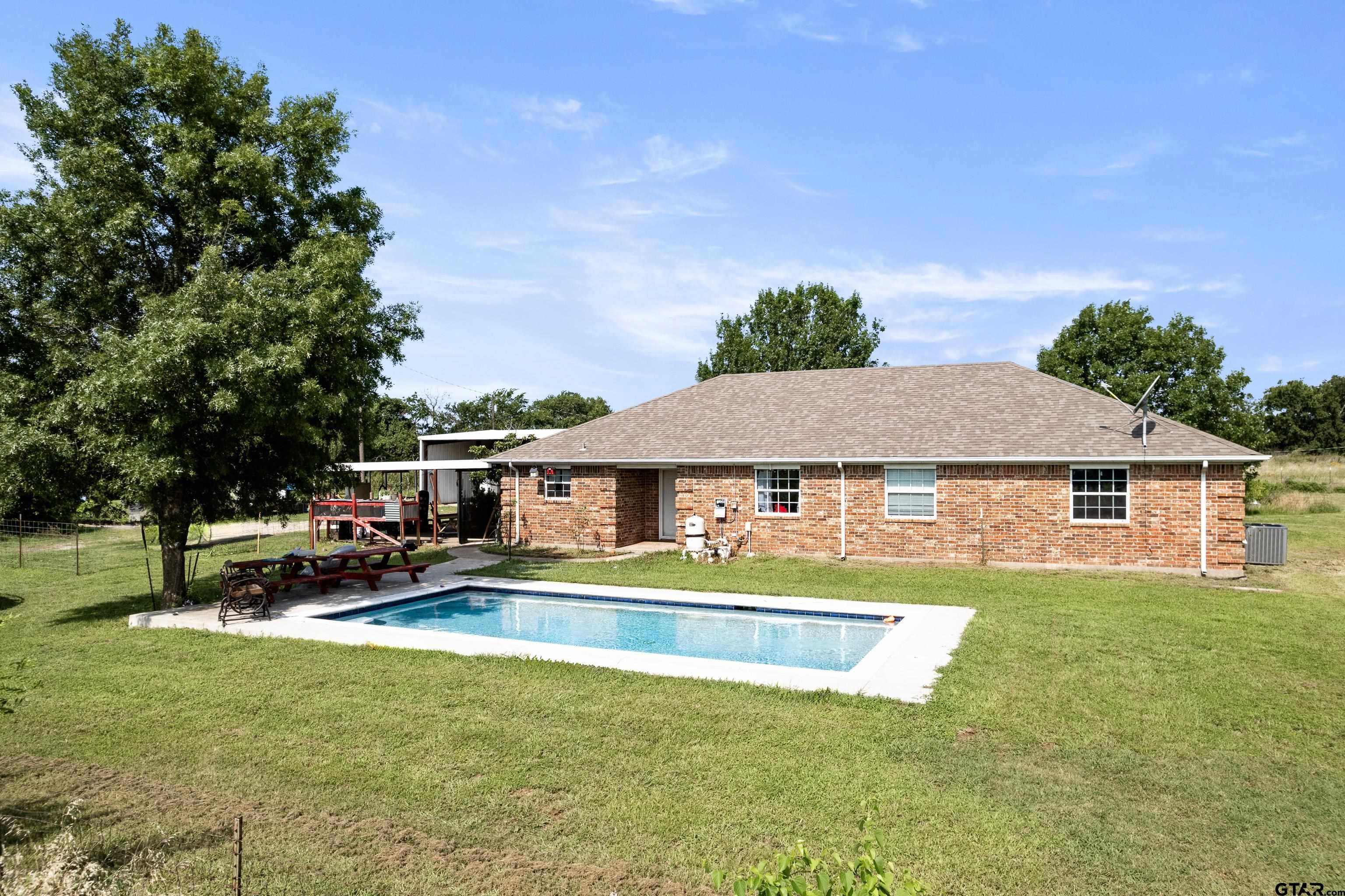 6414 CR 3205 — photo