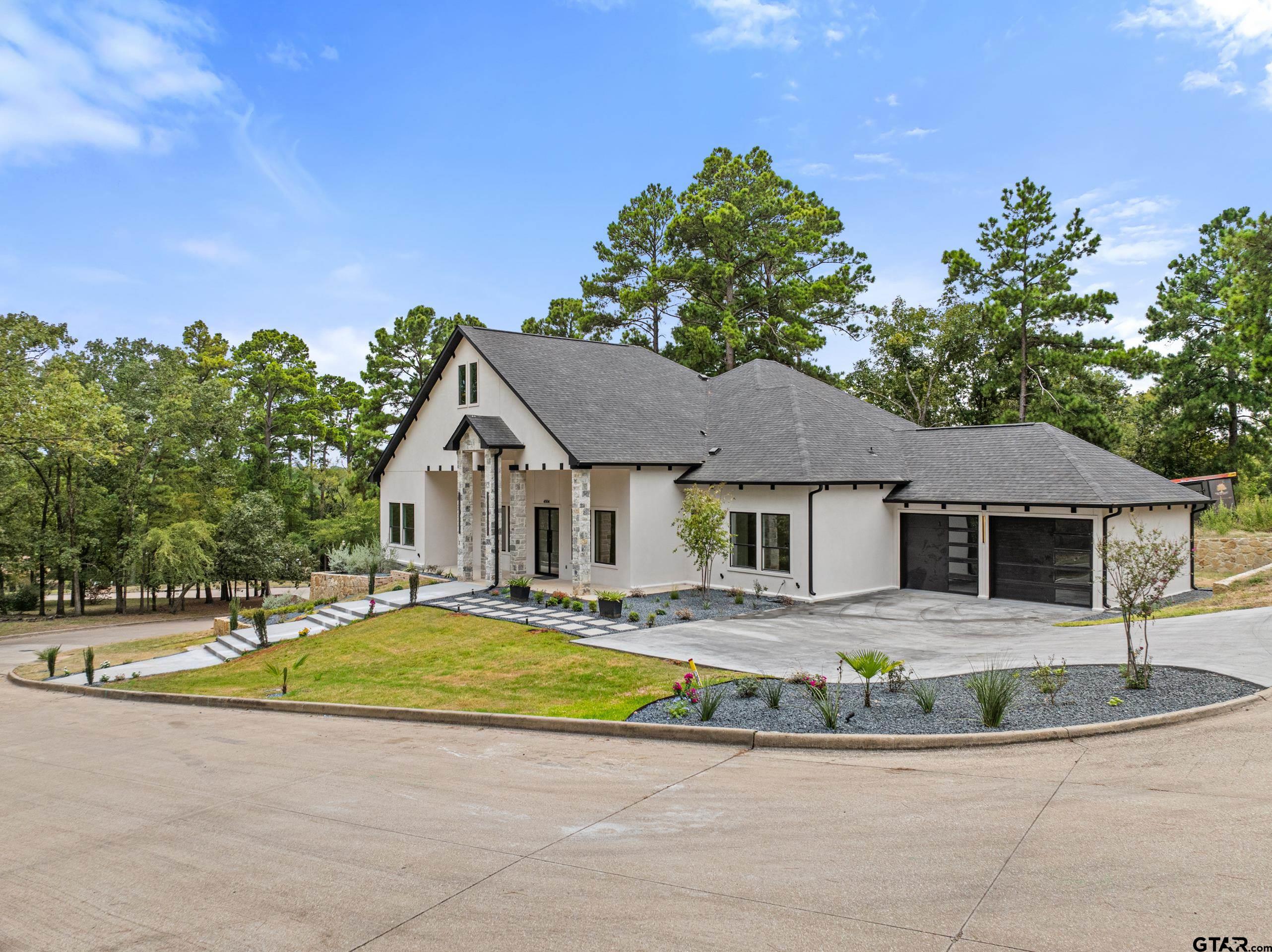 4504 Triggs Trc — photo