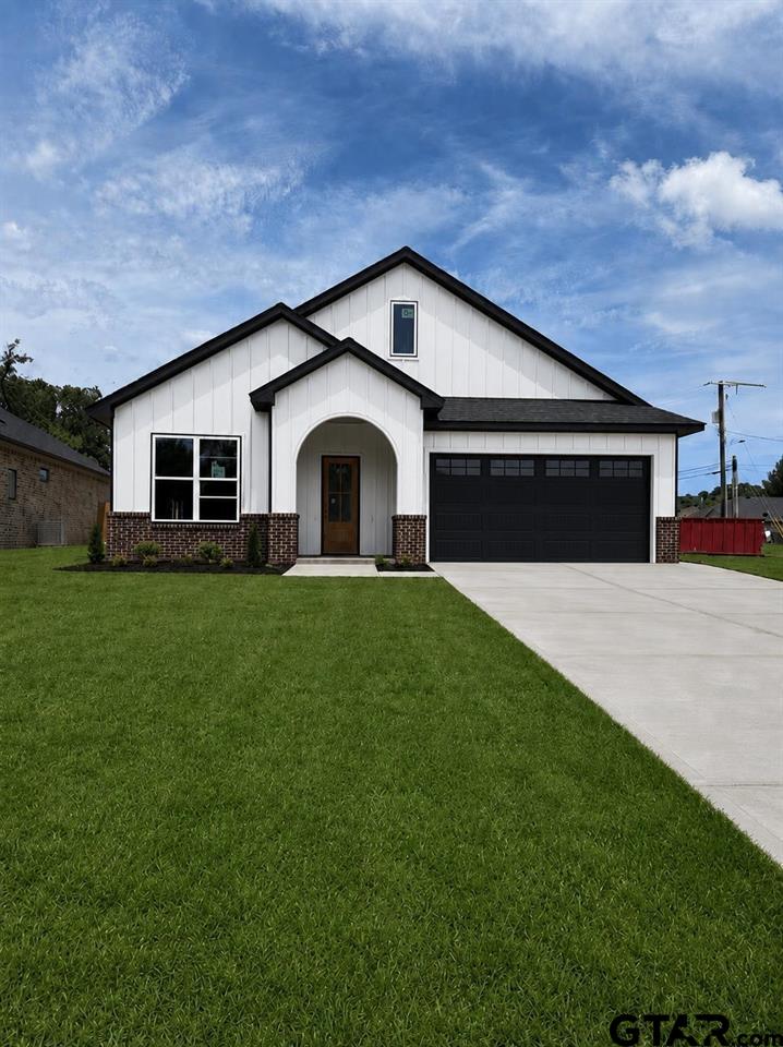 3902 French Dr — photo