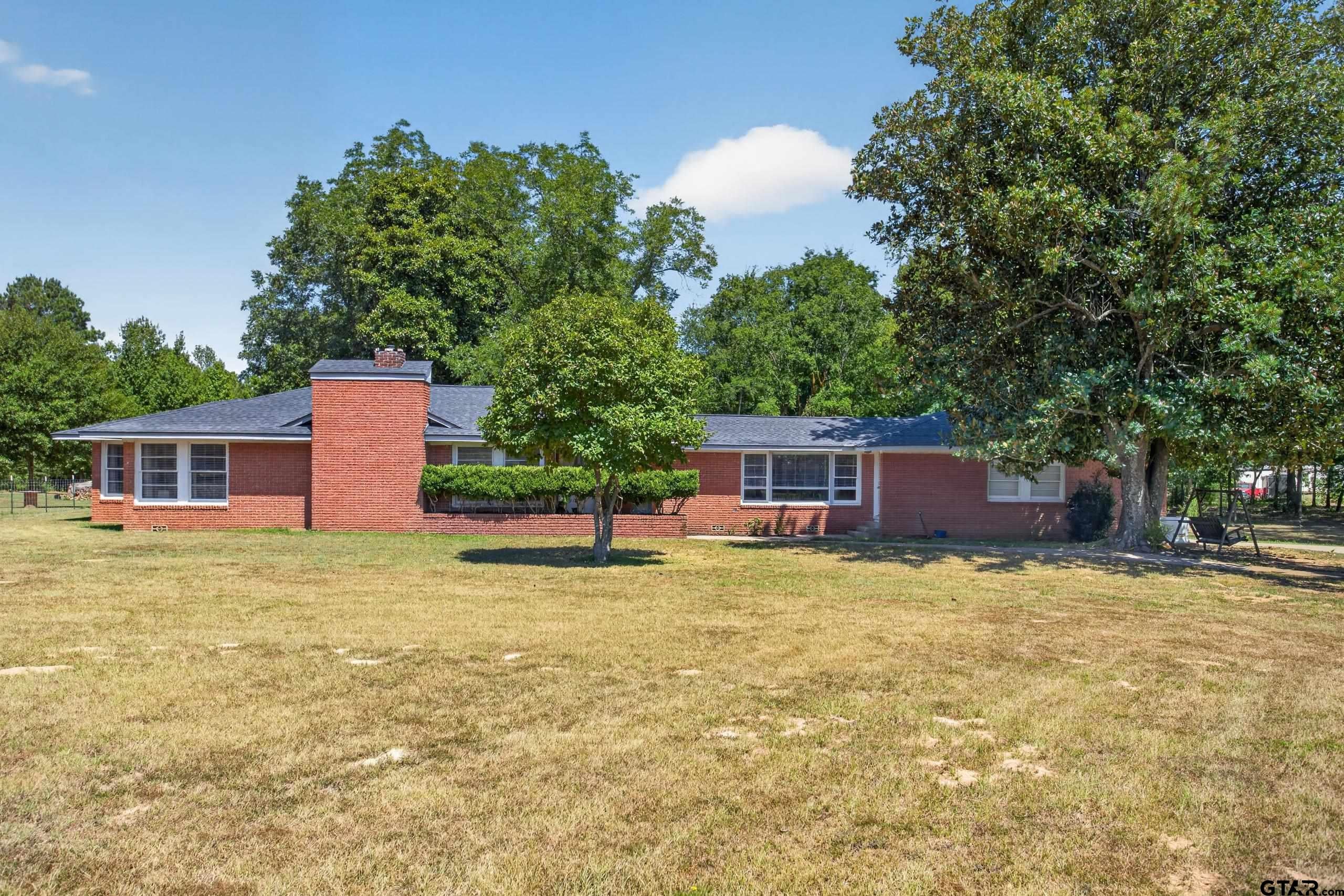 1566 W State Highway 7 — photo