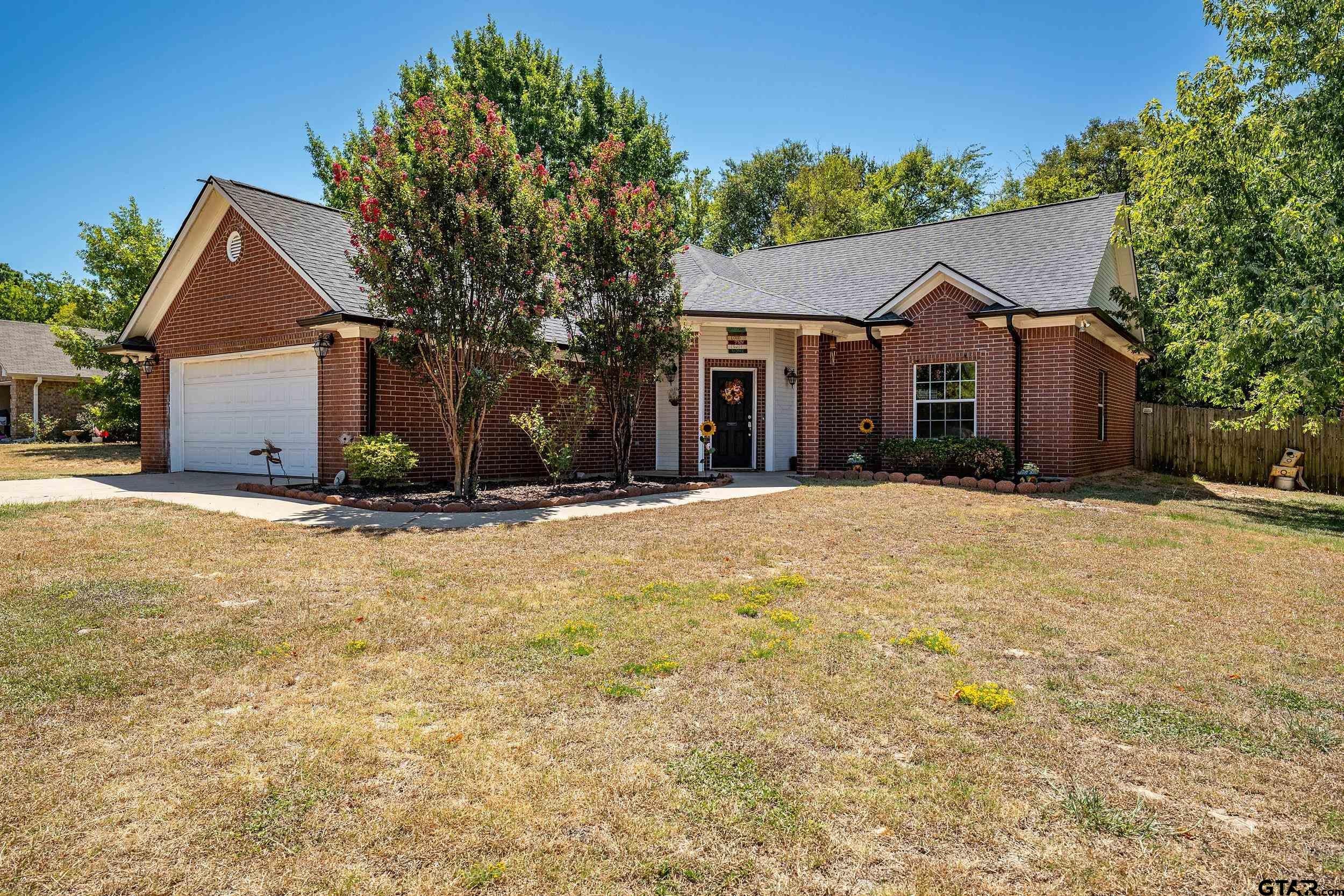 405 Husky Drive — photo