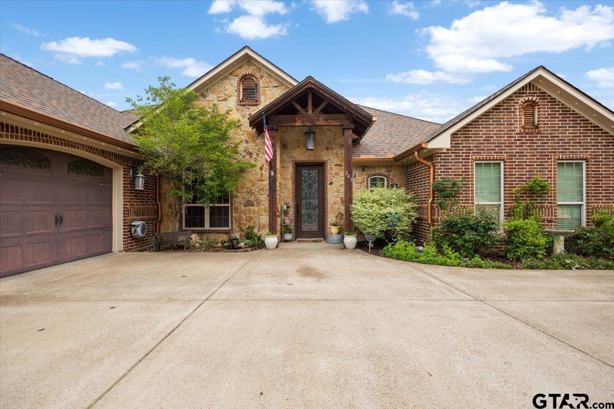 249 Heritage Ct — photo