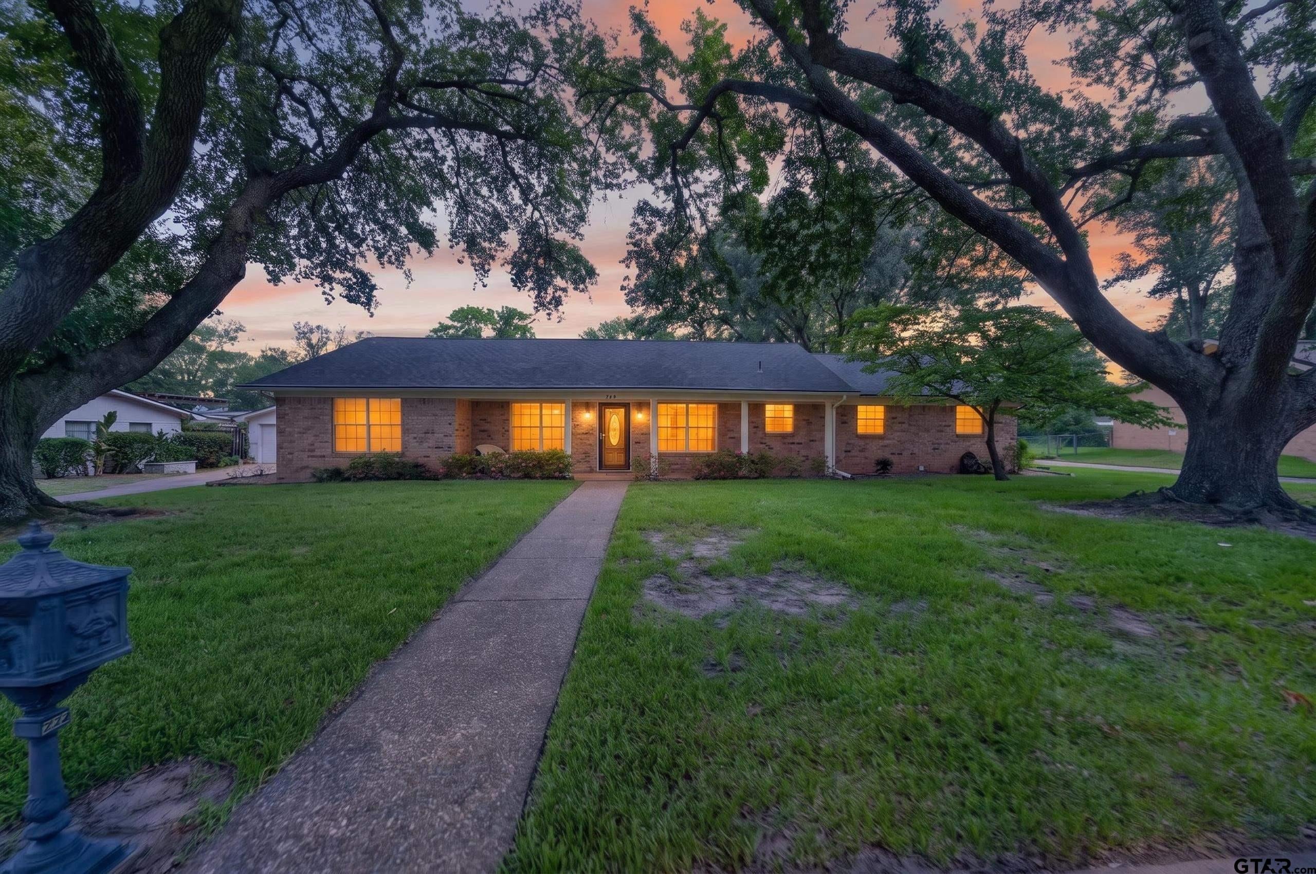 724 David Dr. — photo