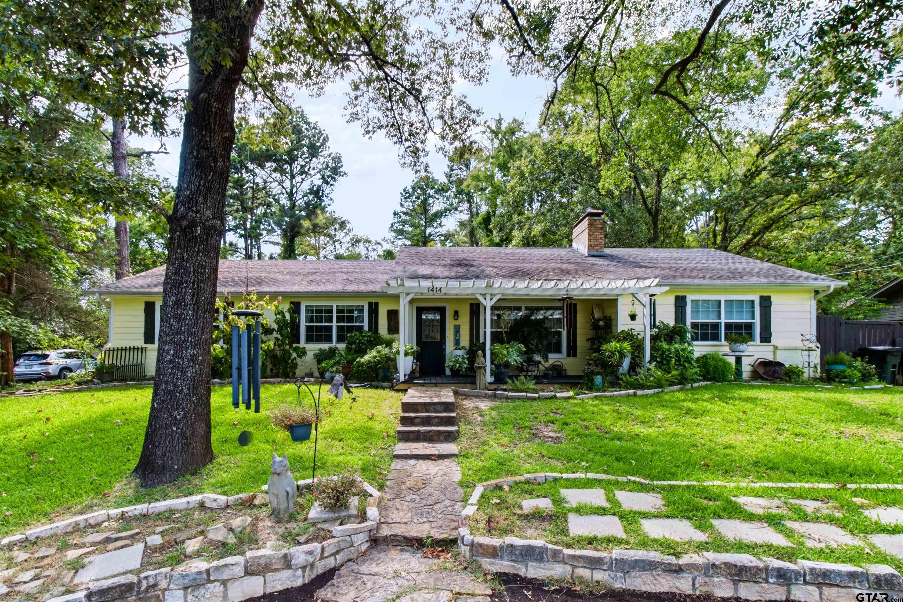 1414 W Hideaway Ln — photo