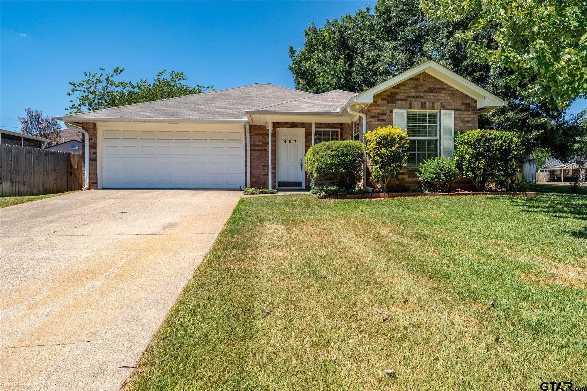 467 Redbud Circle — photo