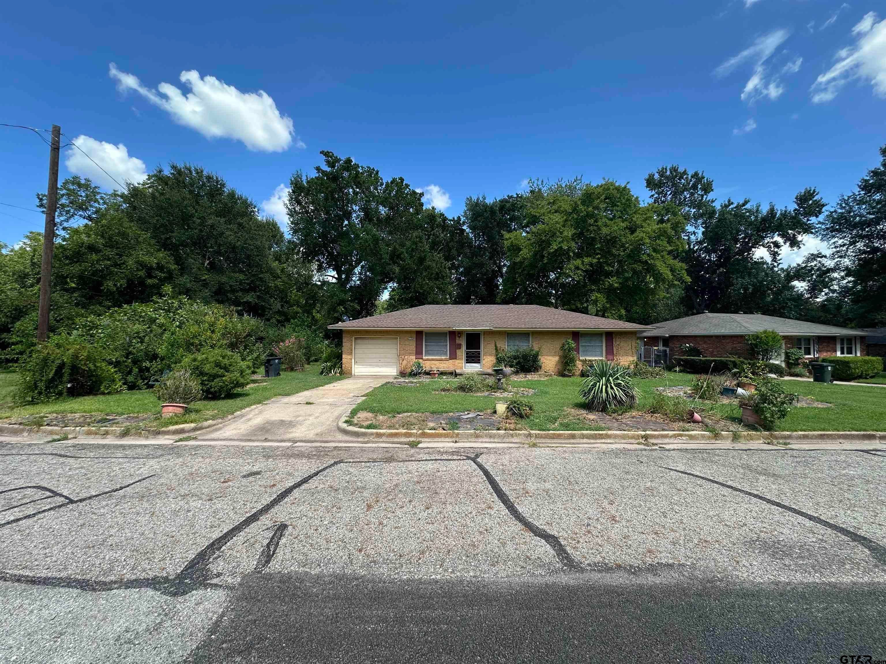 2100 Glenbrook Dr — photo