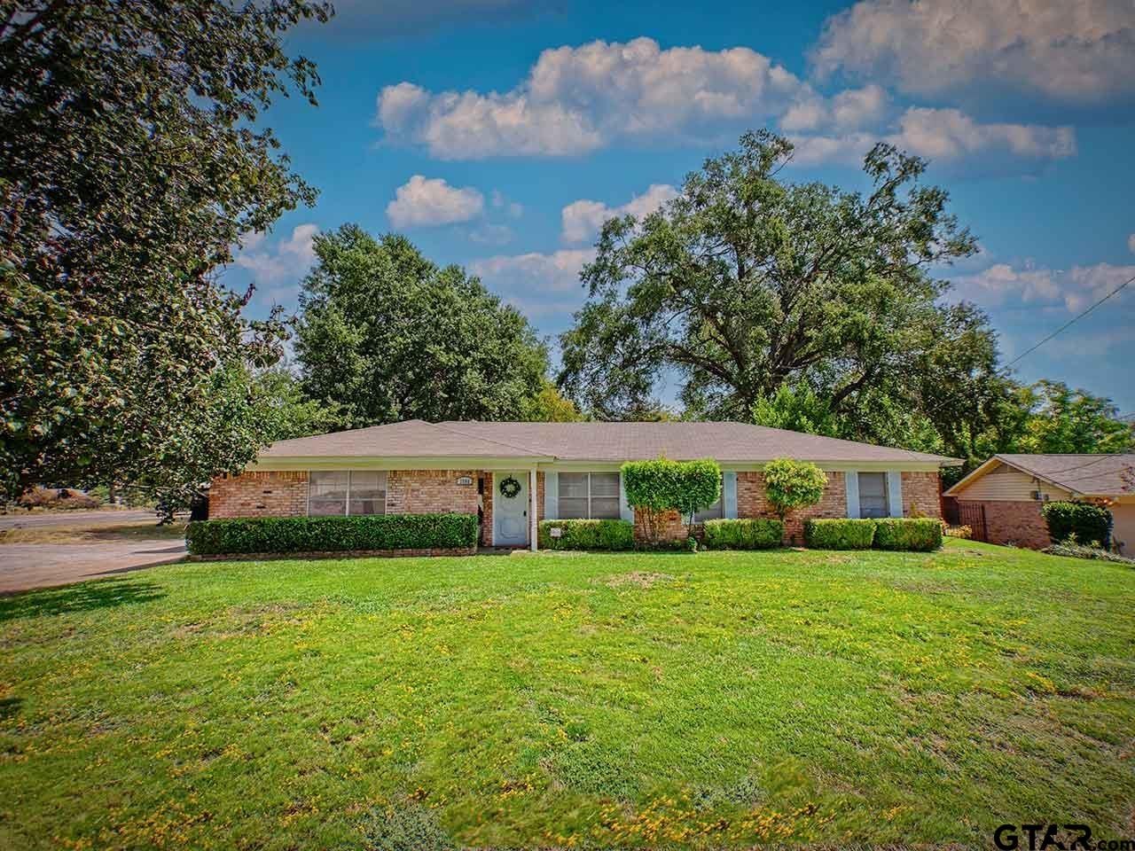 3900 Birdwell Drive — photo