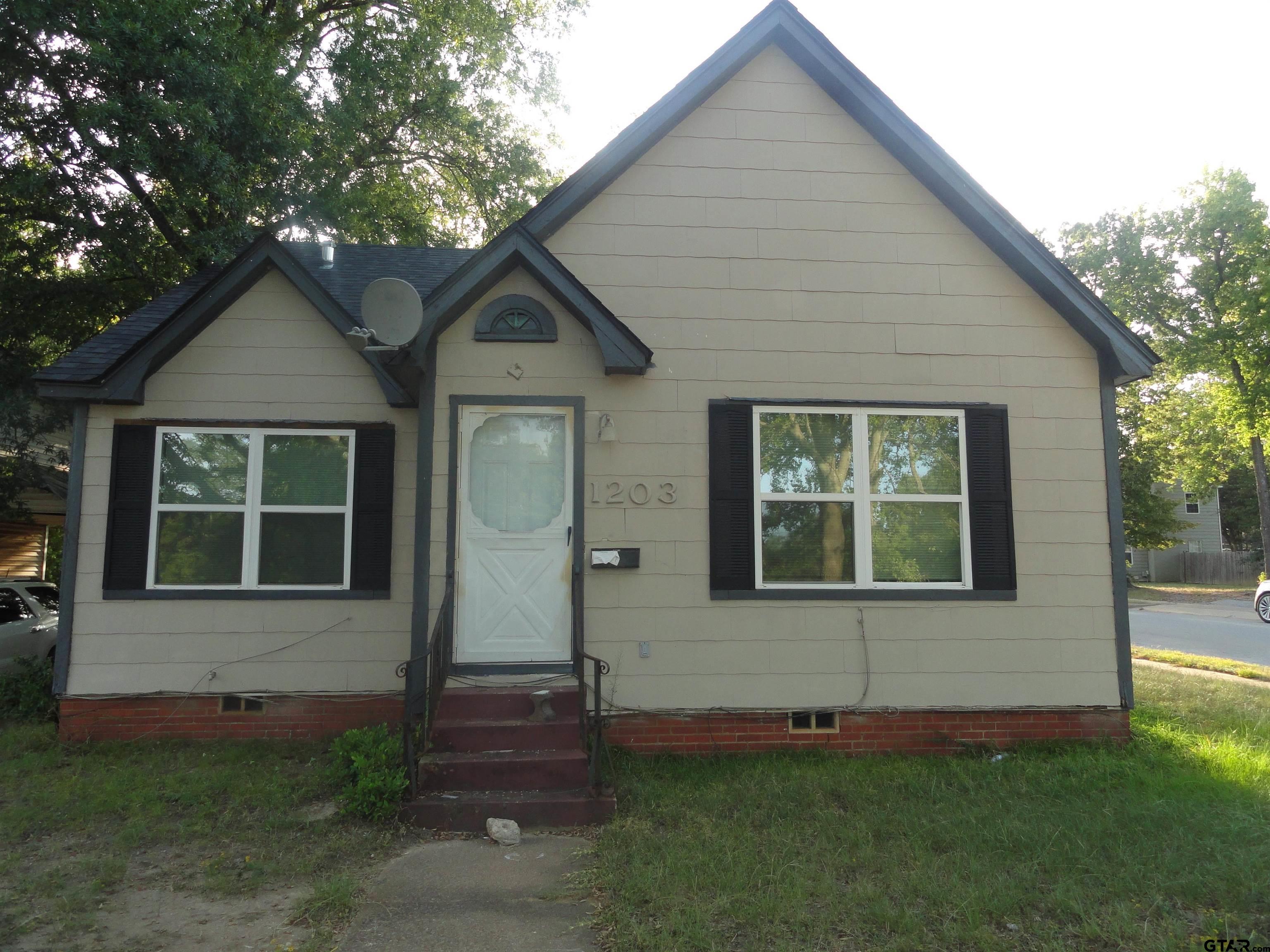 1203 S Glenwood — photo