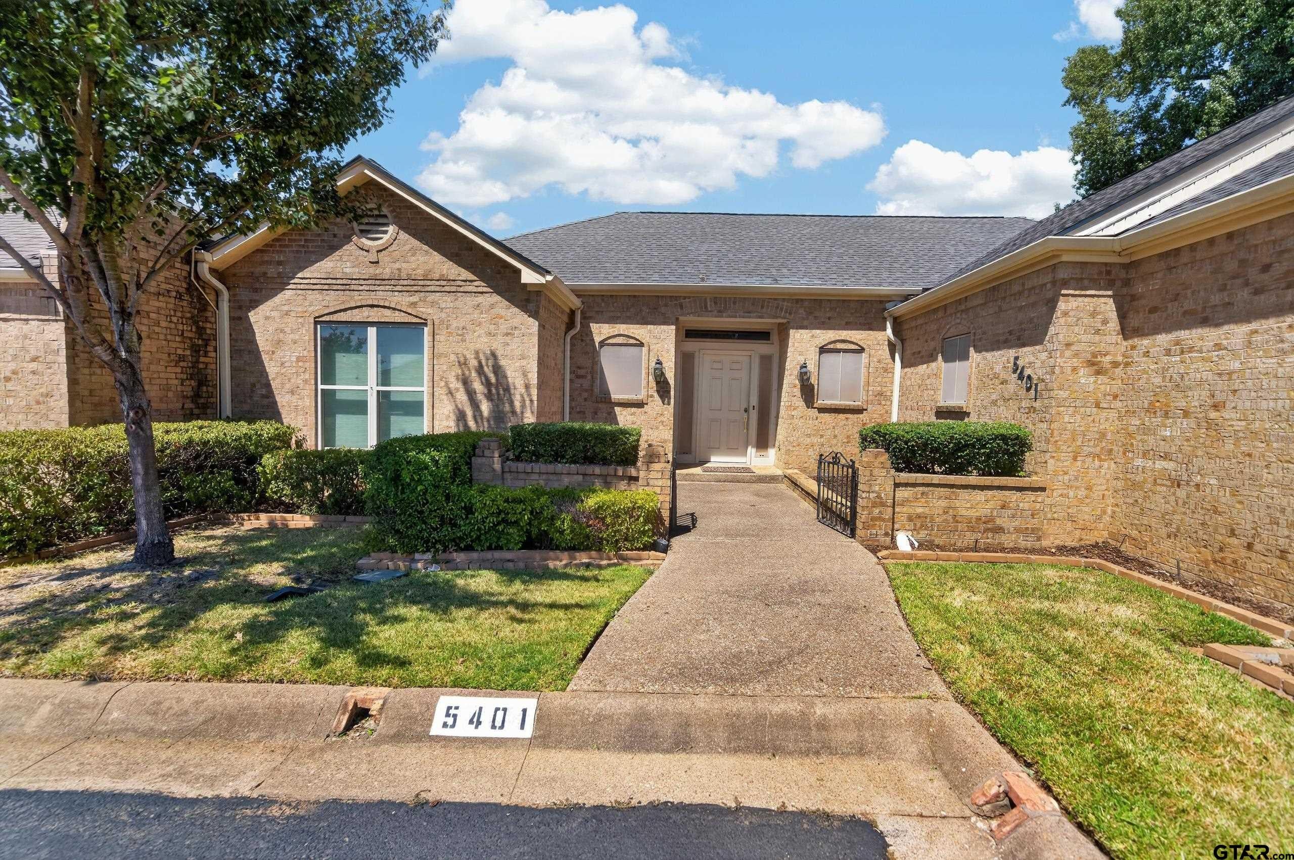 5401 Carmel Court — photo