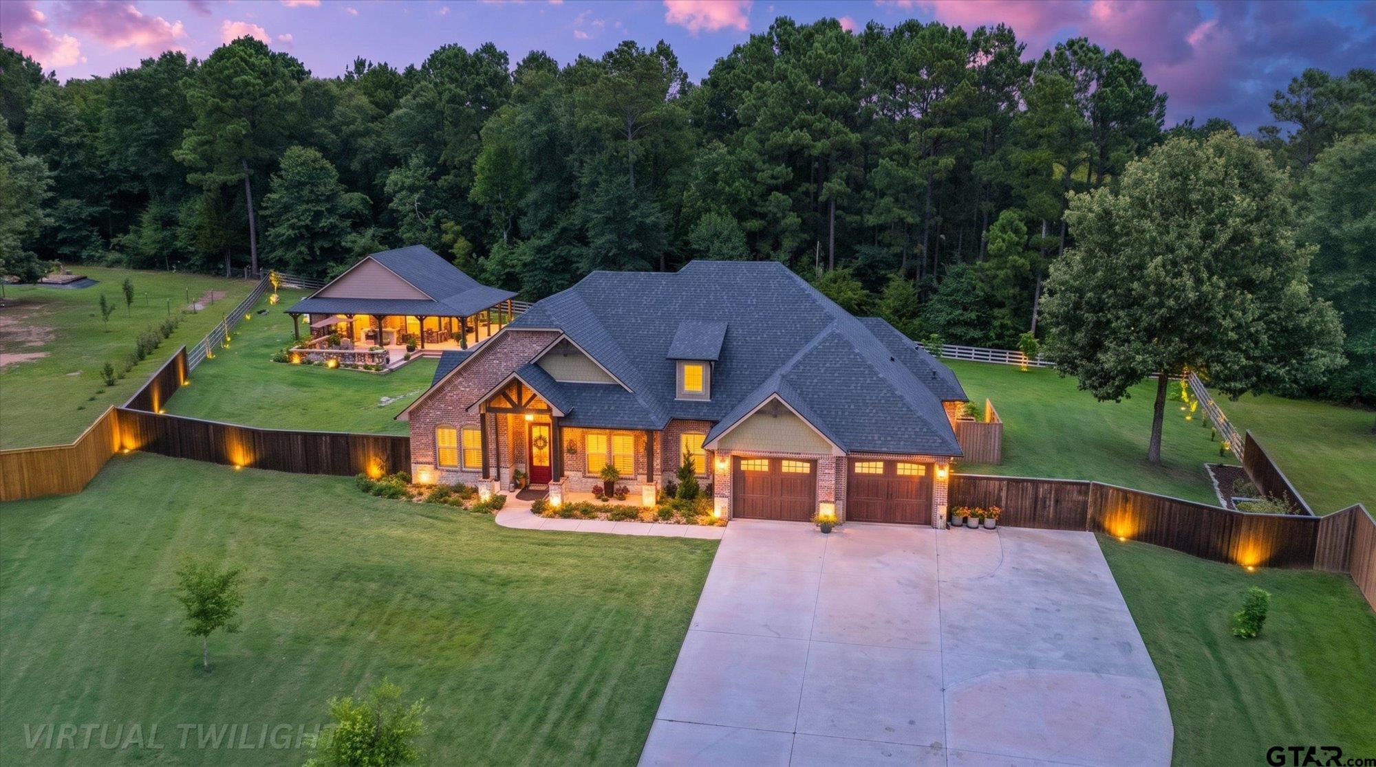 172 Heather Ln. — photo