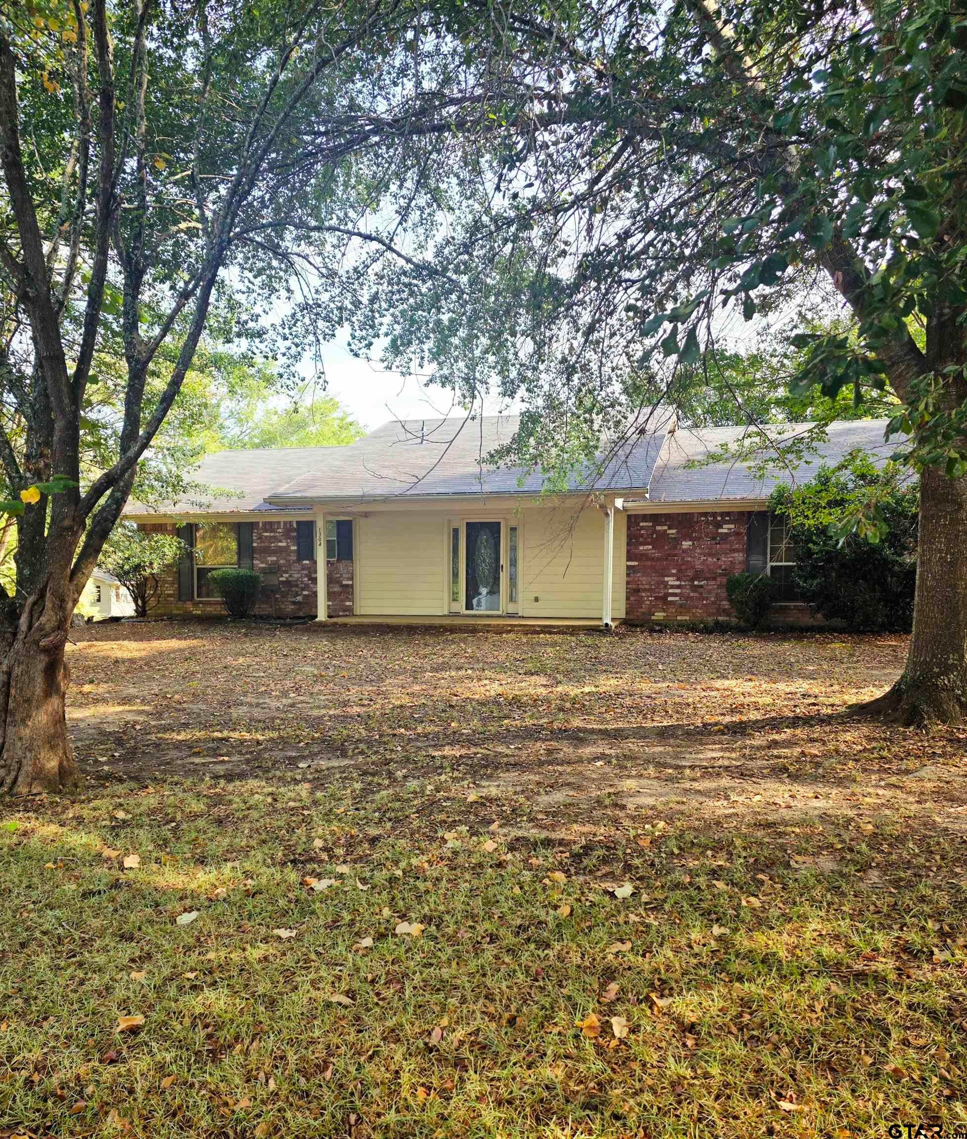 1304 N Whatley — photo
