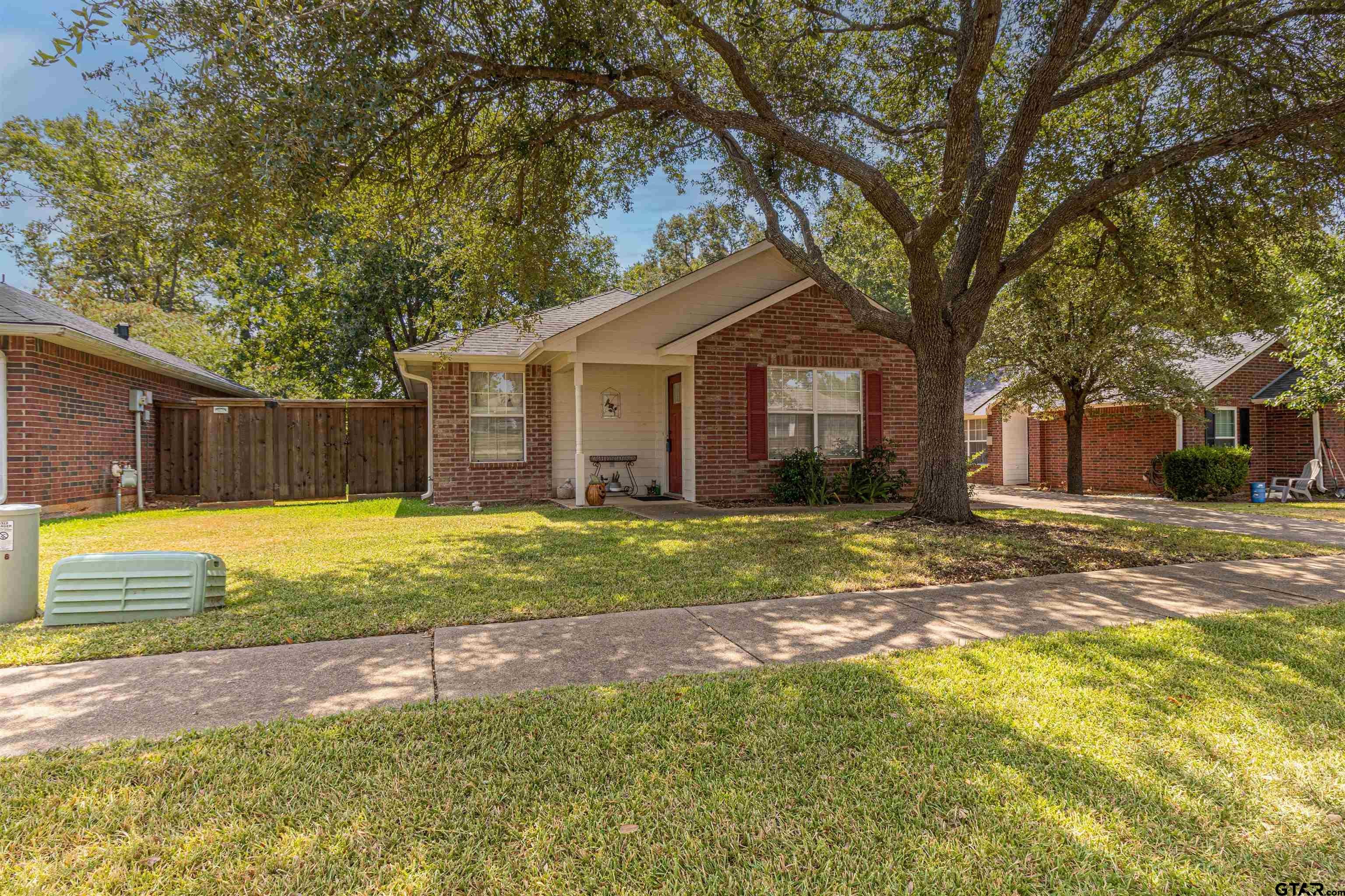462 Redbud Circle — photo