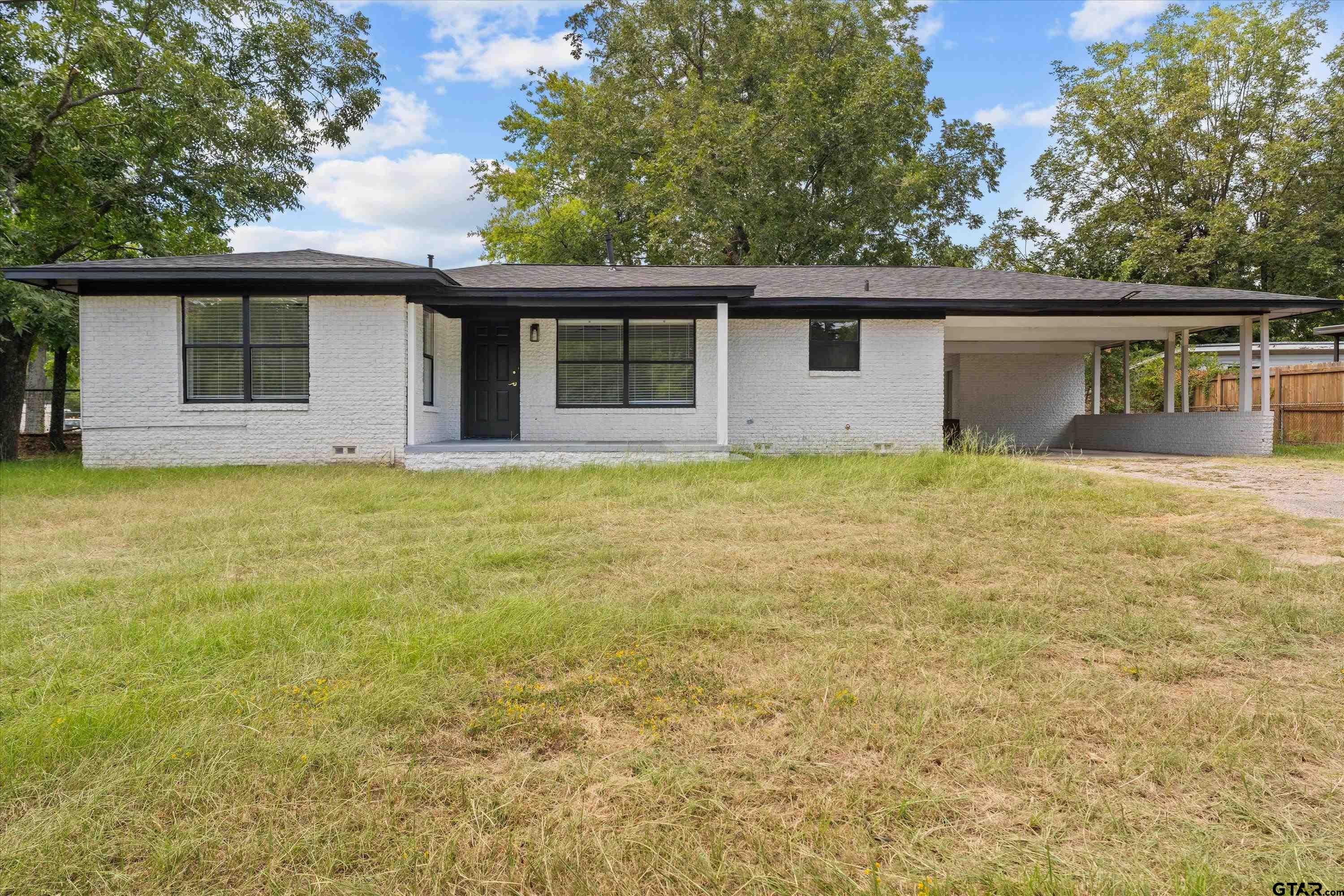 3325 Frankston Hwy — photo