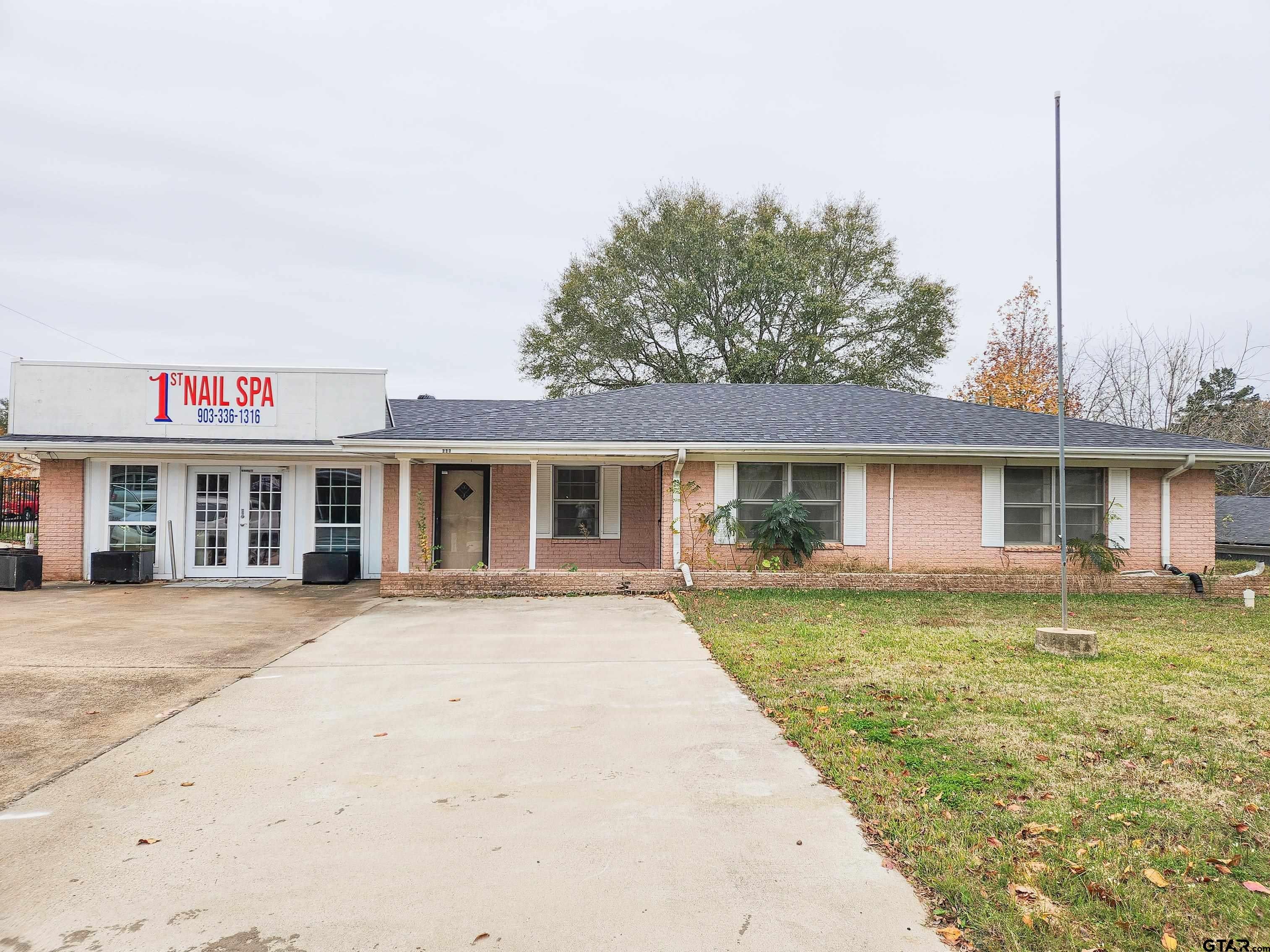 606 Duval — photo