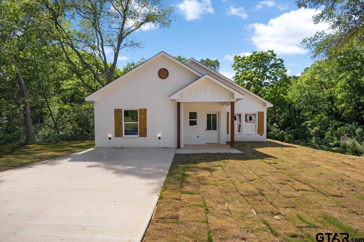 817 Boyd Ave. — photo