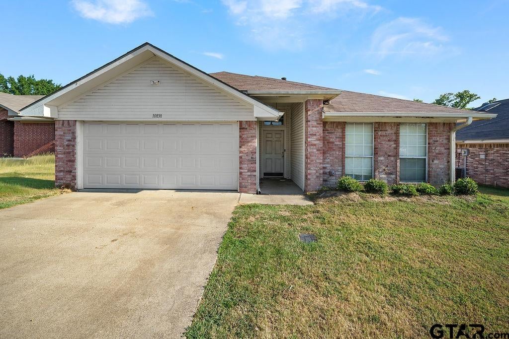 10838 Nashville Dr — photo