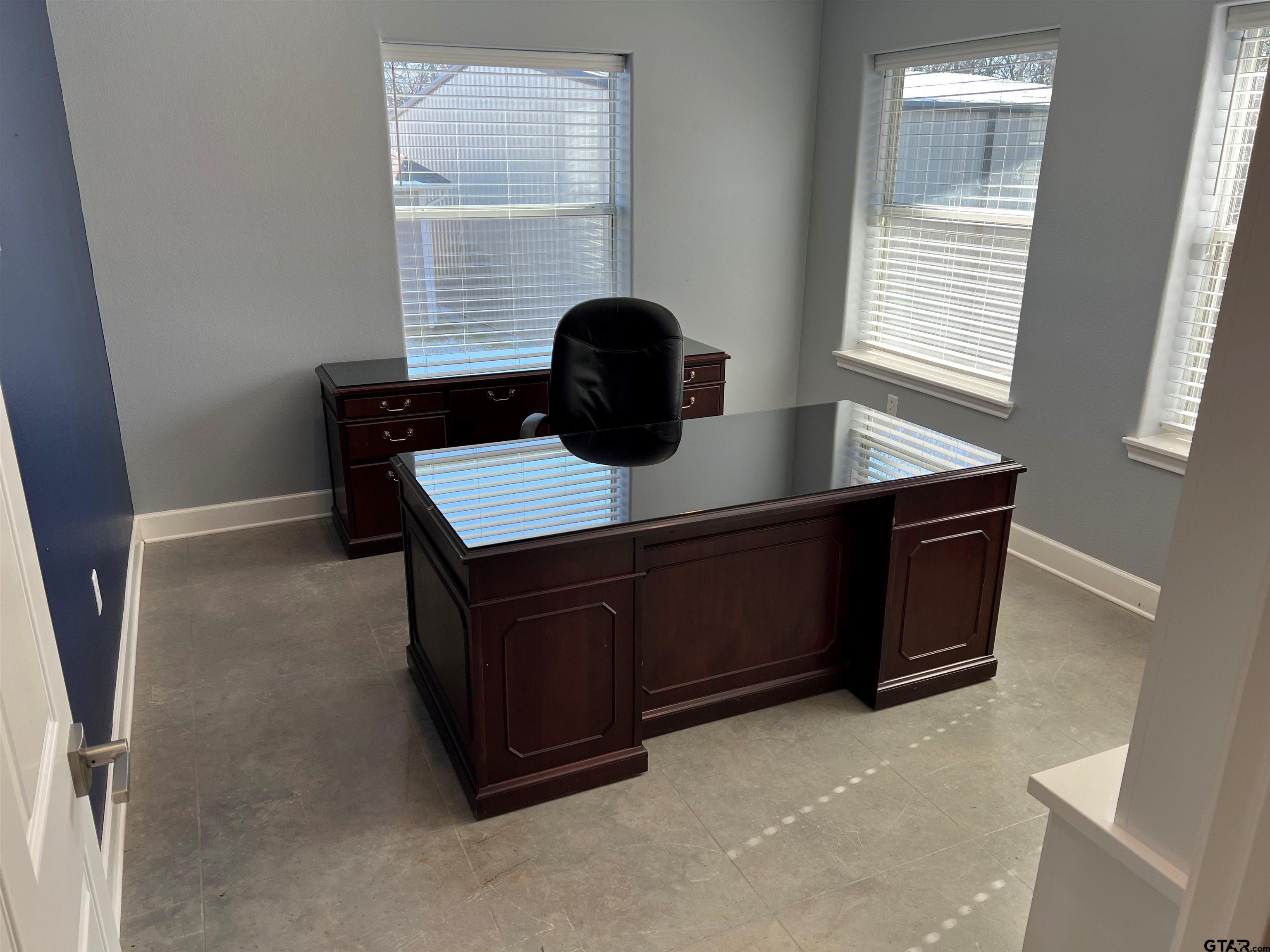 19025 Valley Drive, Suite 6 — photo