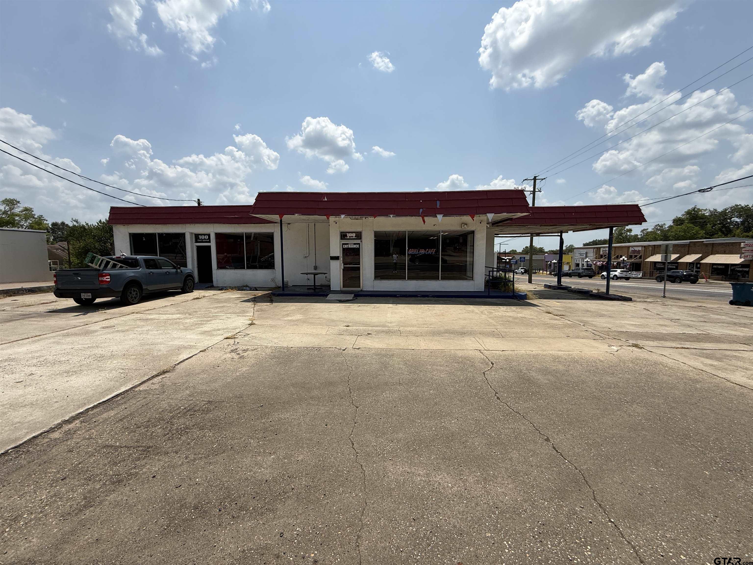 100 E Upshur, Gladewater, TX 75647 — photo 2