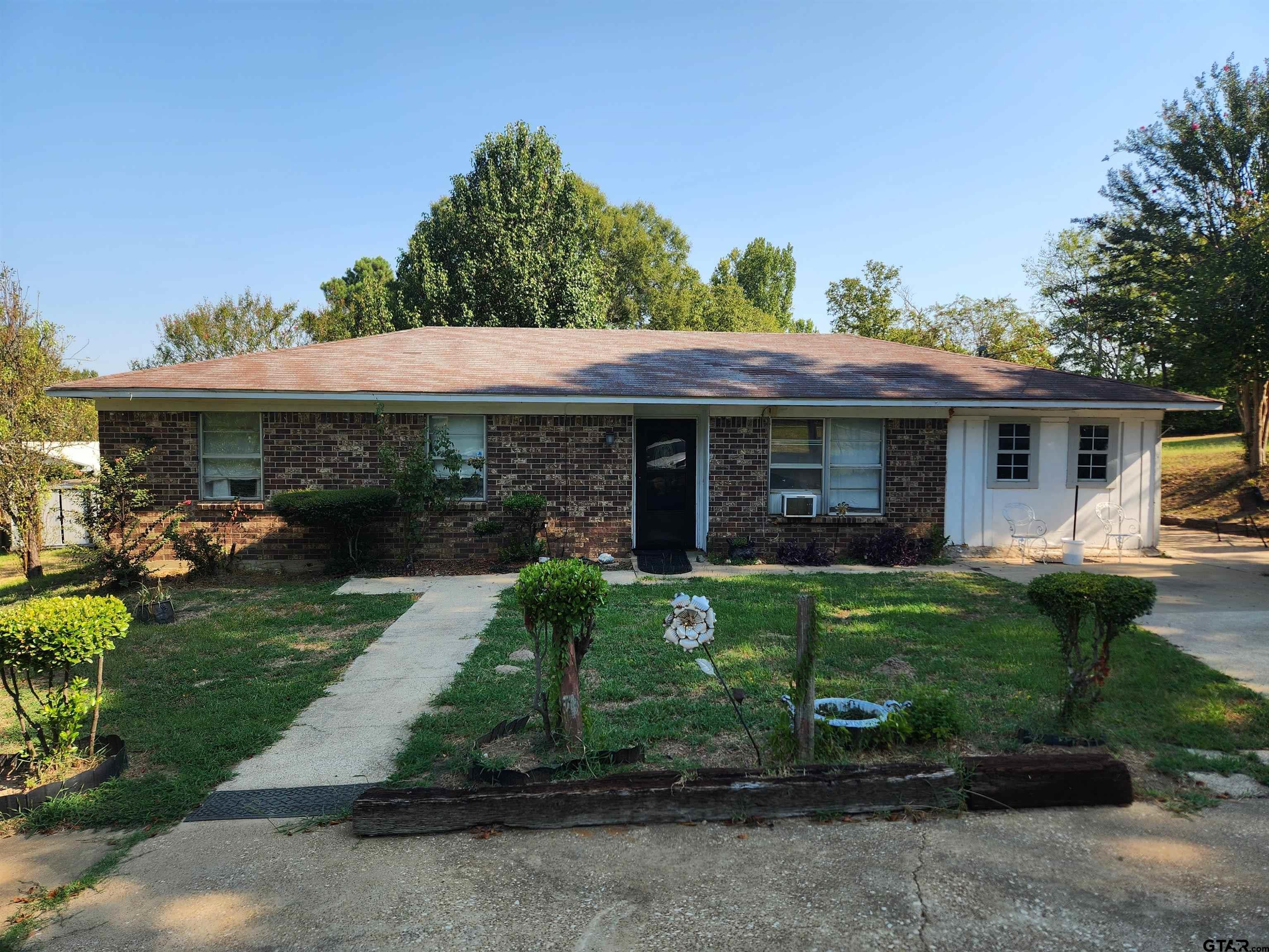 14183 FM 2767 — photo