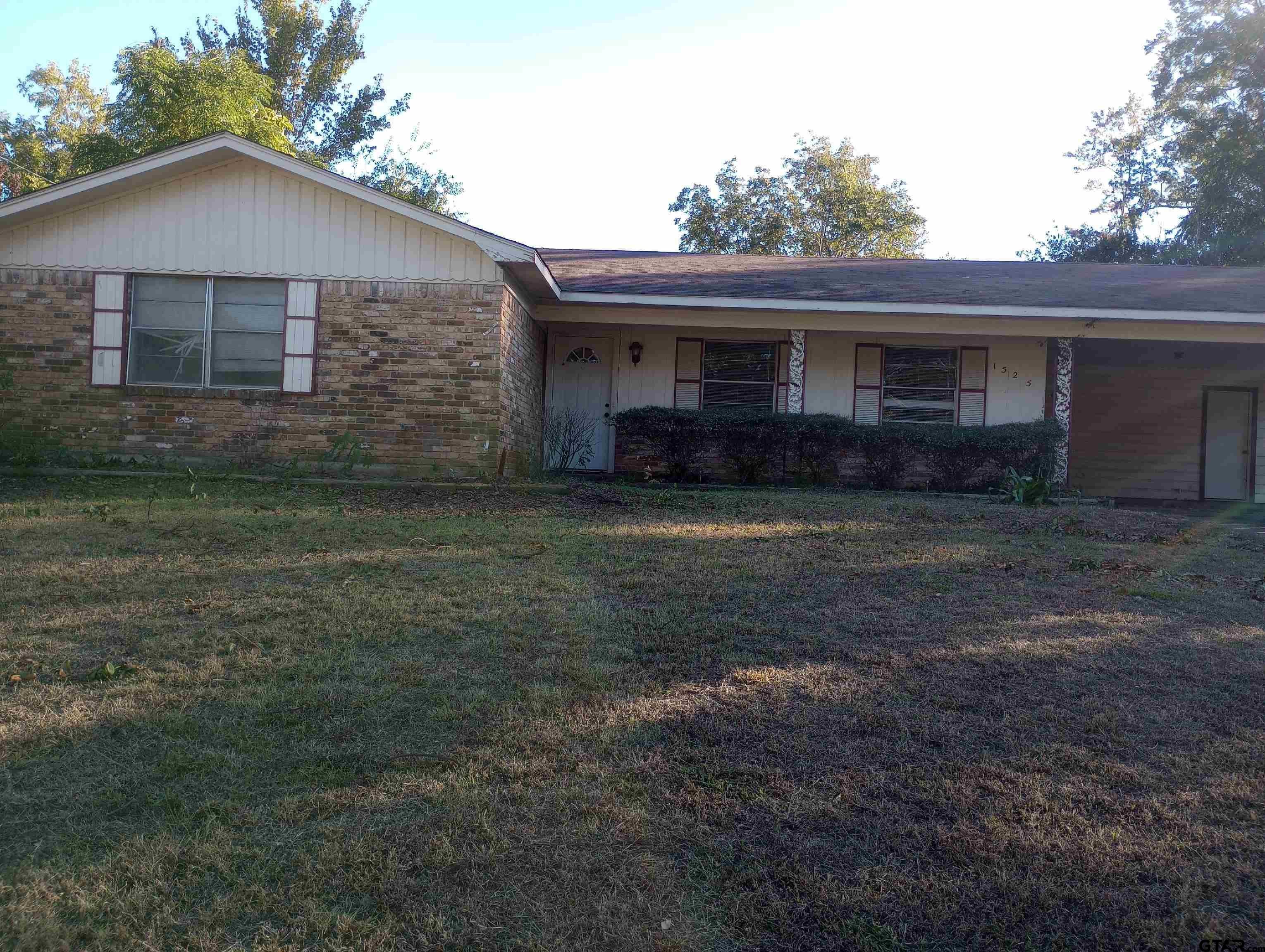 1525 E Don — photo