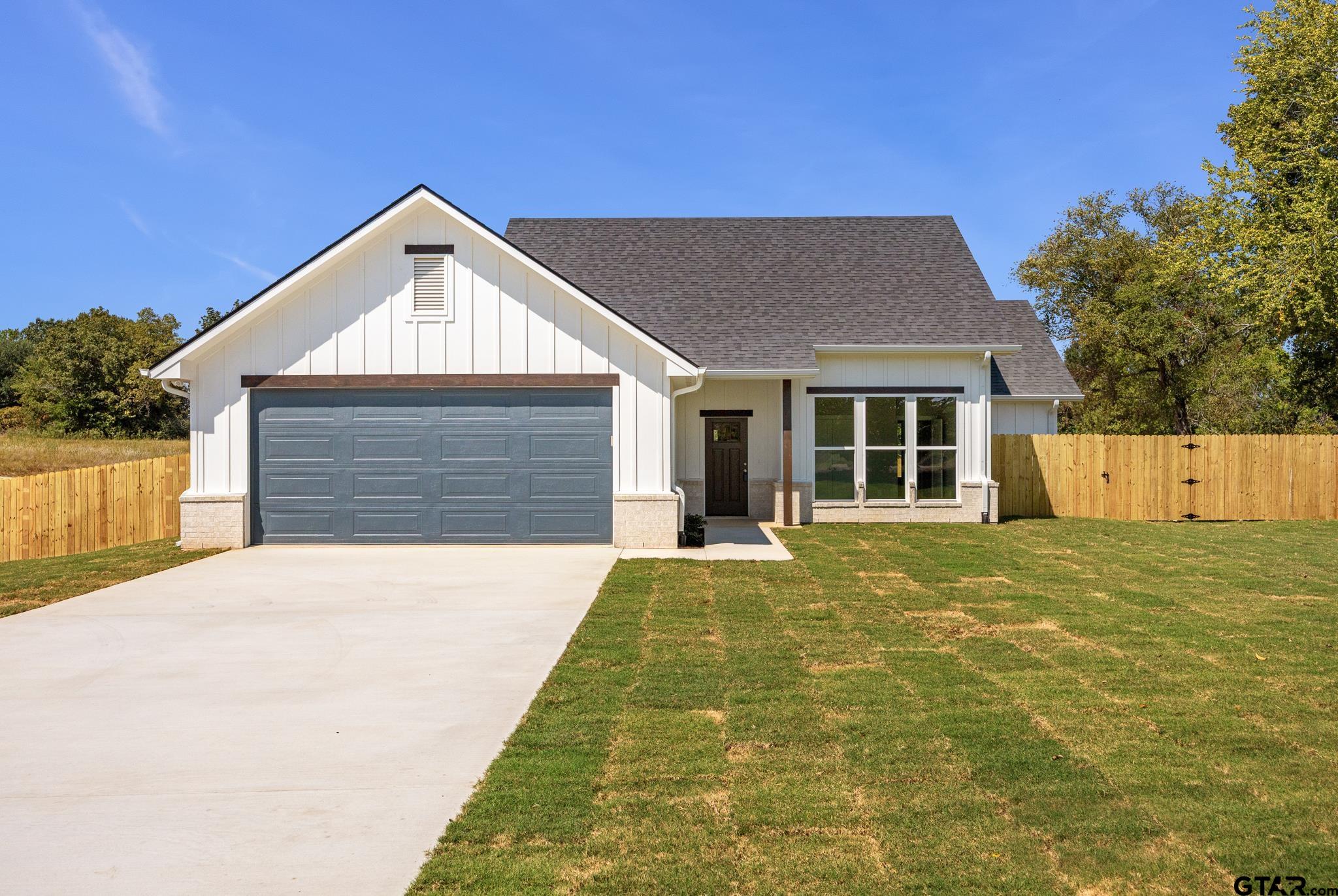 12736 CR 1139 — photo