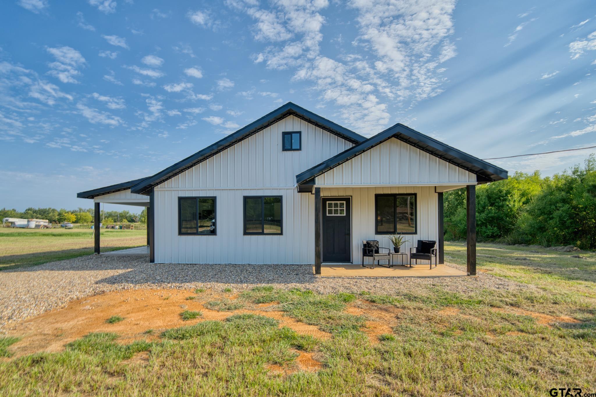 104 Private Road 33091 — photo