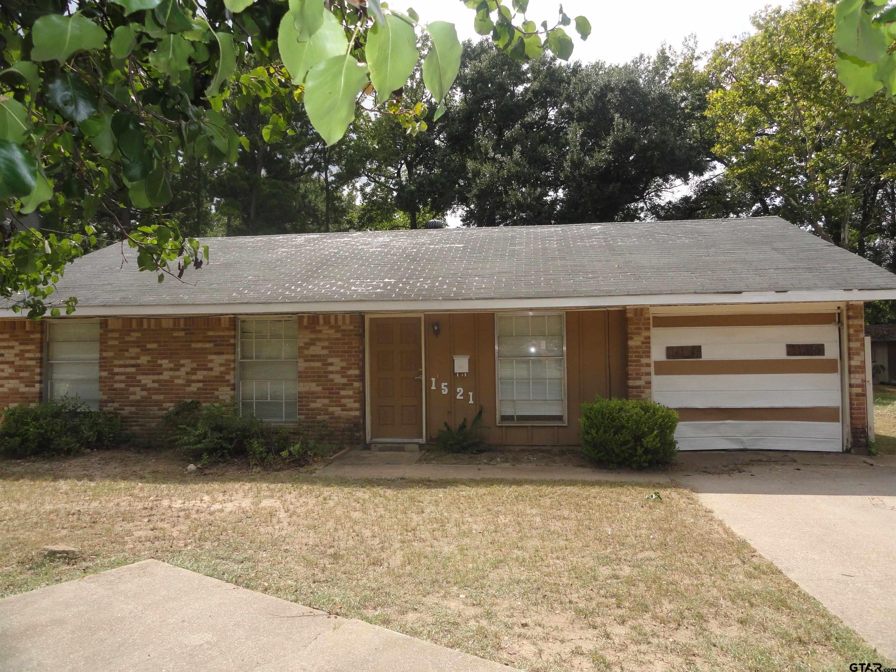 1521 S Academy Ave. — photo