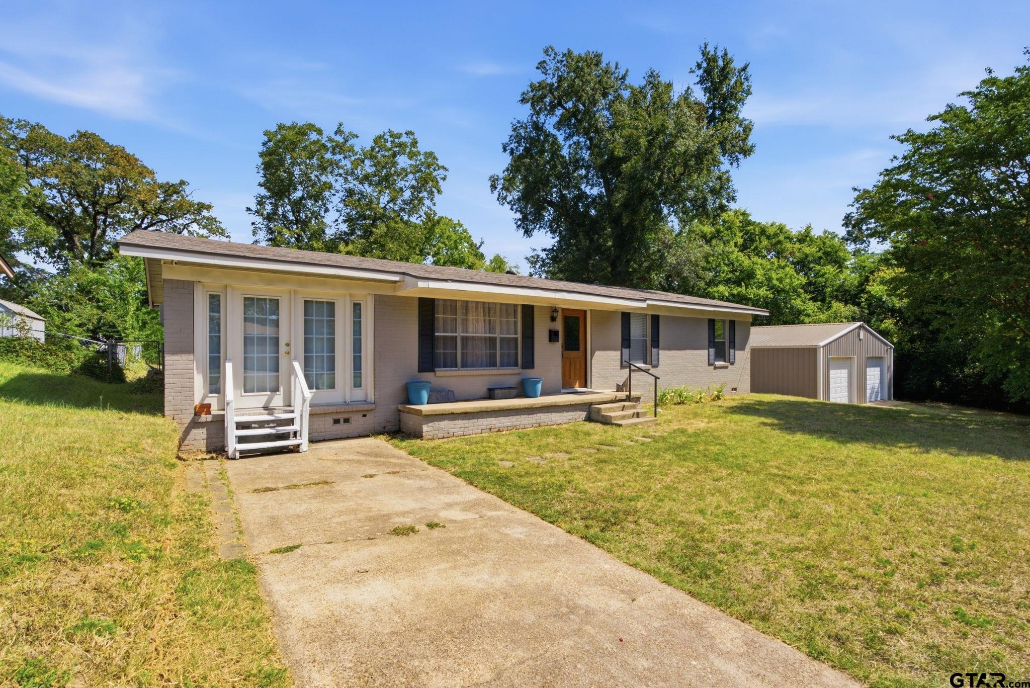 1540 Hankerson — photo