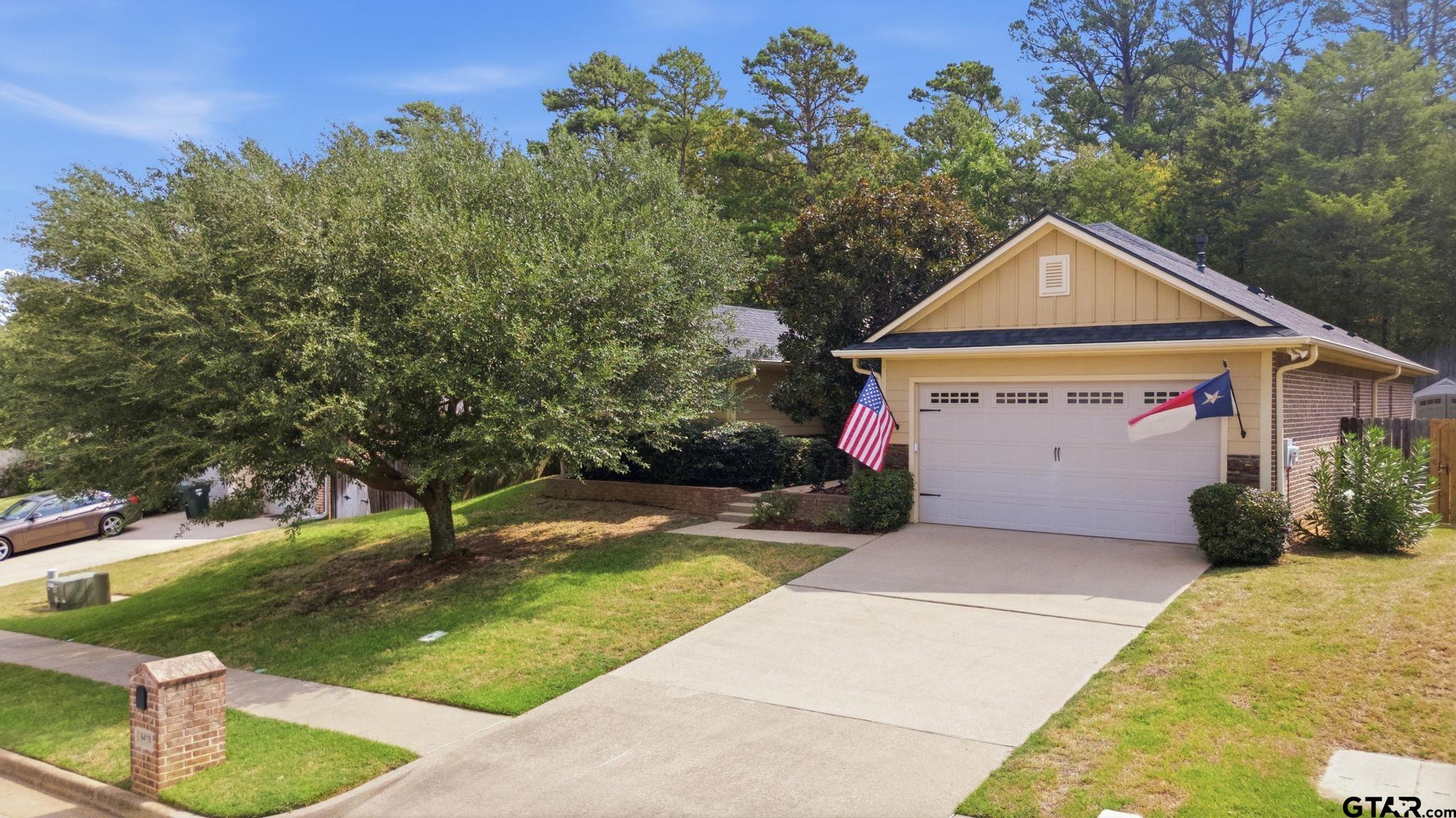 8418 Lakeway Dr — photo