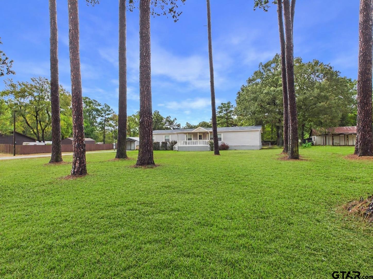 21104 Easy Street — photo