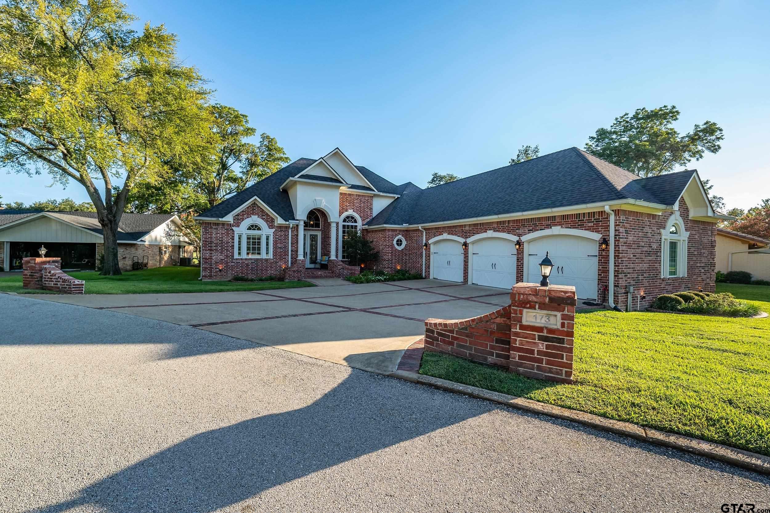 173 Fairway Dr — photo