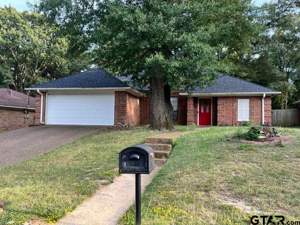 2109 Pinkerton Drive — photo