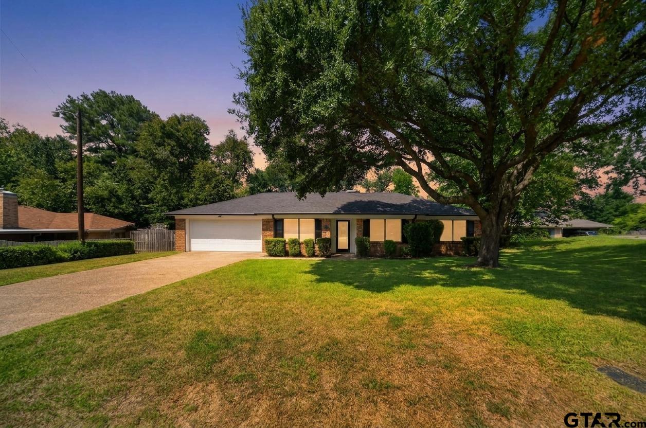2506 Merry Lane — photo