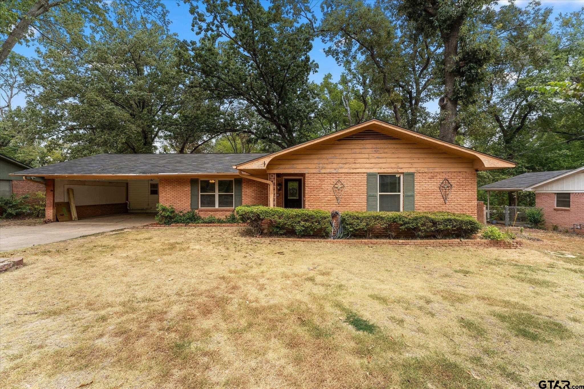 405 Redbud — photo