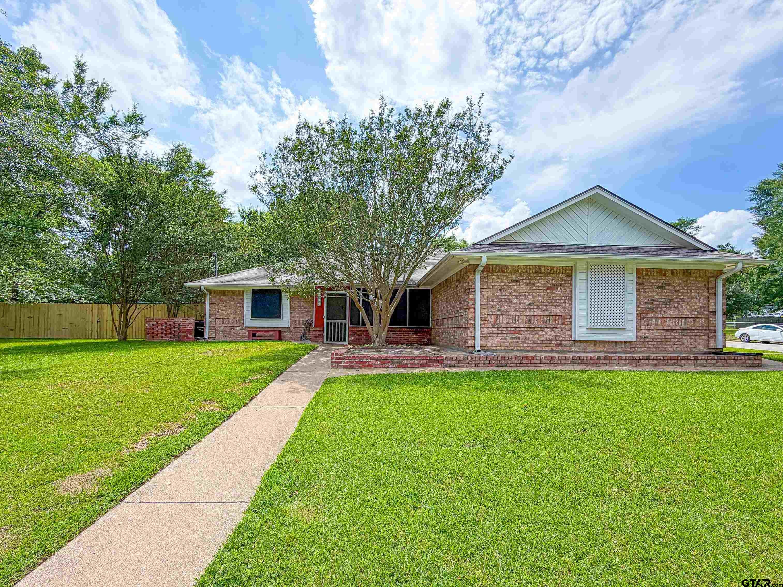16744 Overland Stage Dr — photo