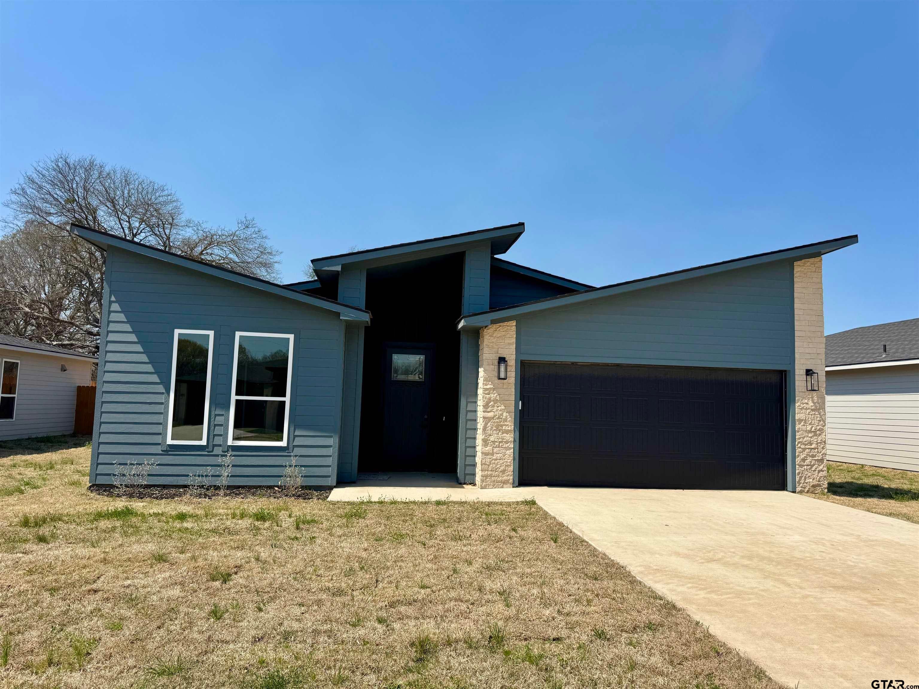 15532 Greenhouse Way — photo