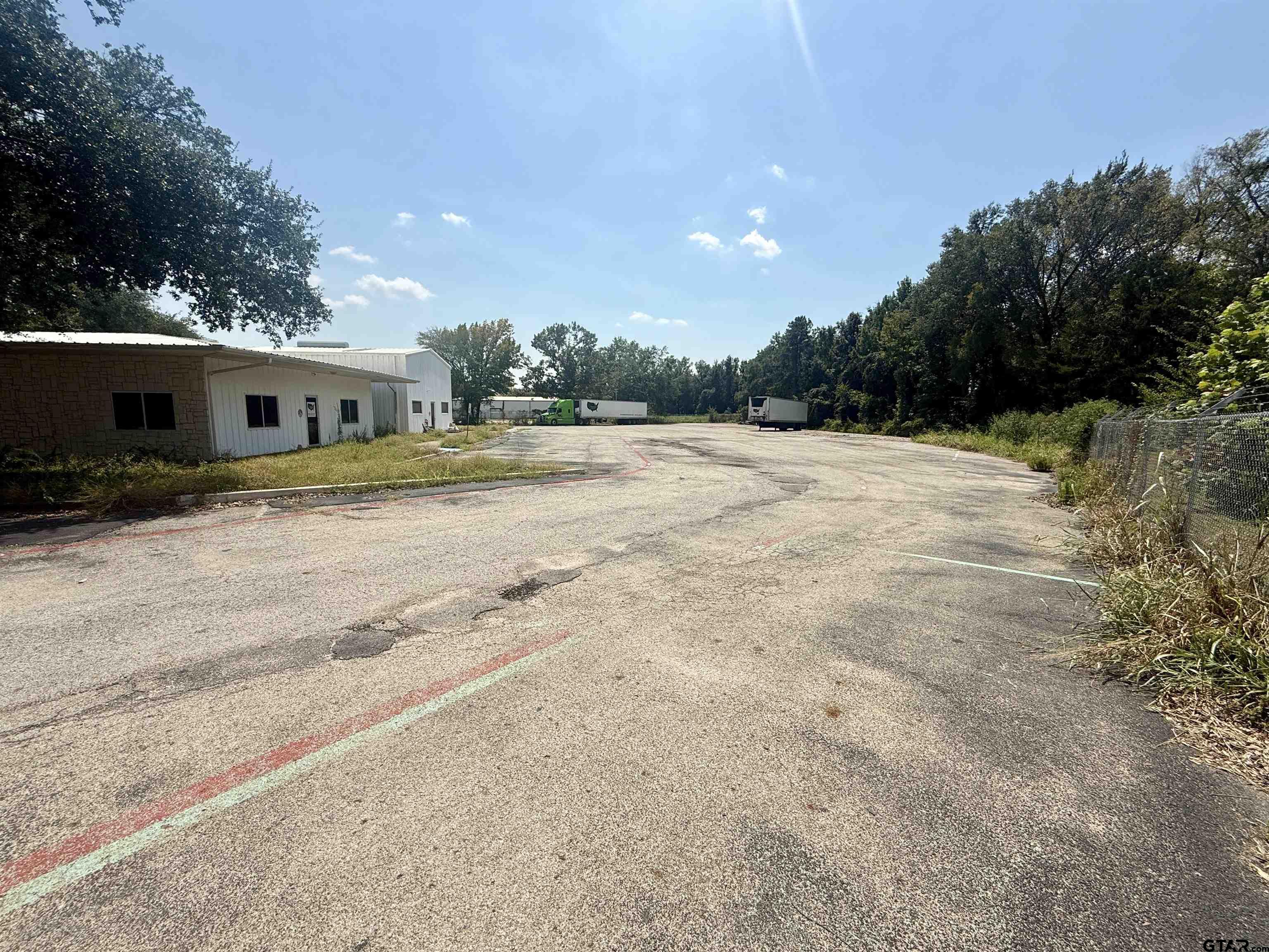 2005 Tile Factory Road, Palestine, TX 75801 — photo 2