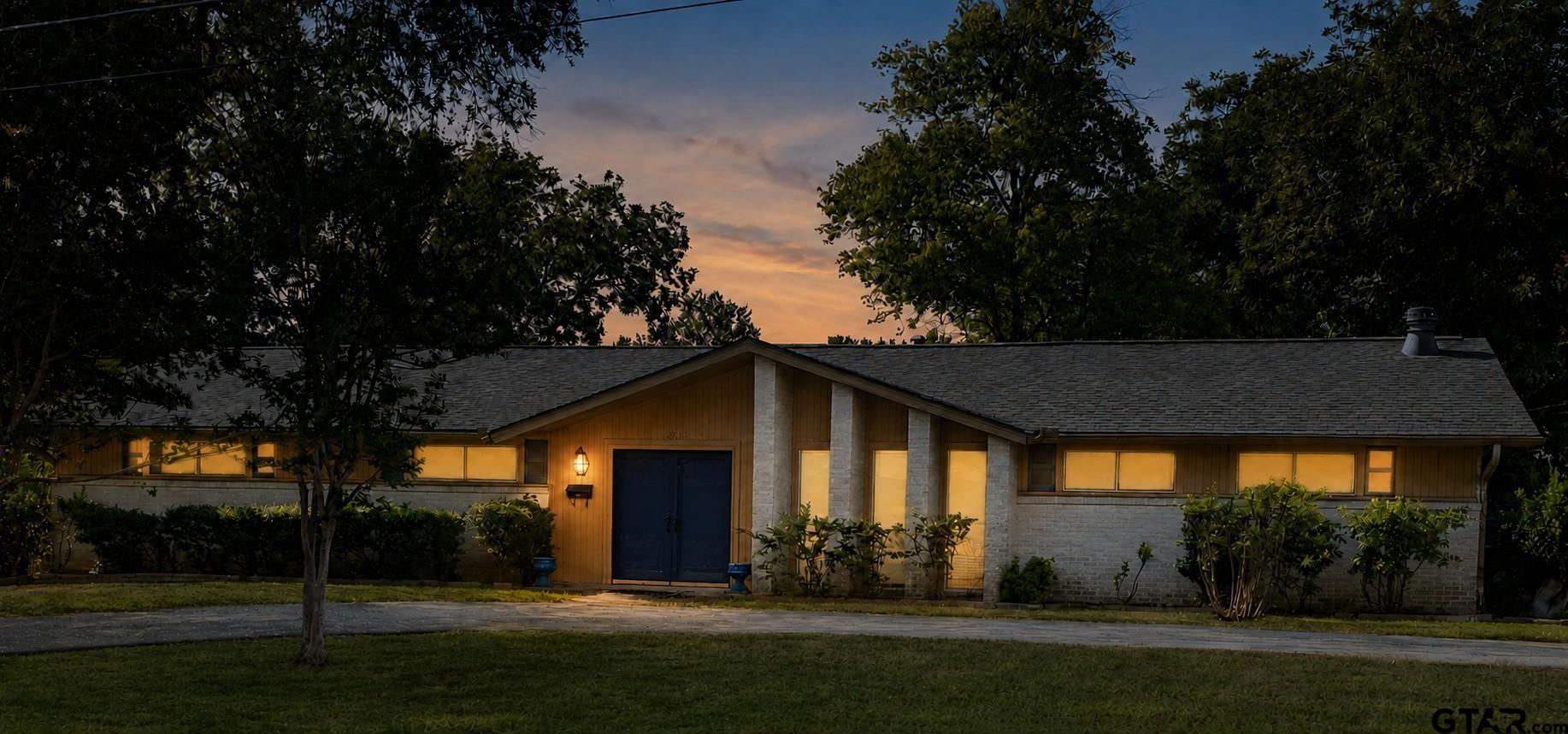 1911 Sterling Dr — photo
