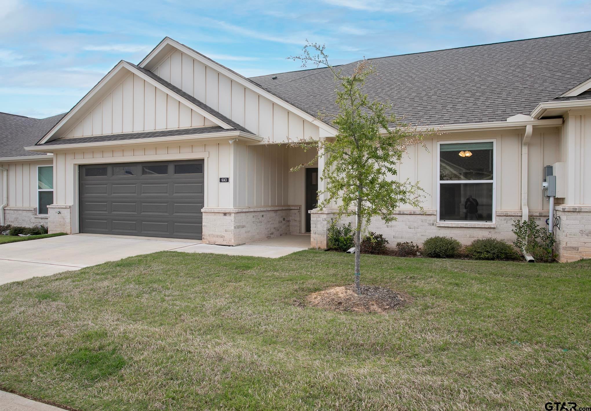 6143 Hamilton Meadows Way — photo