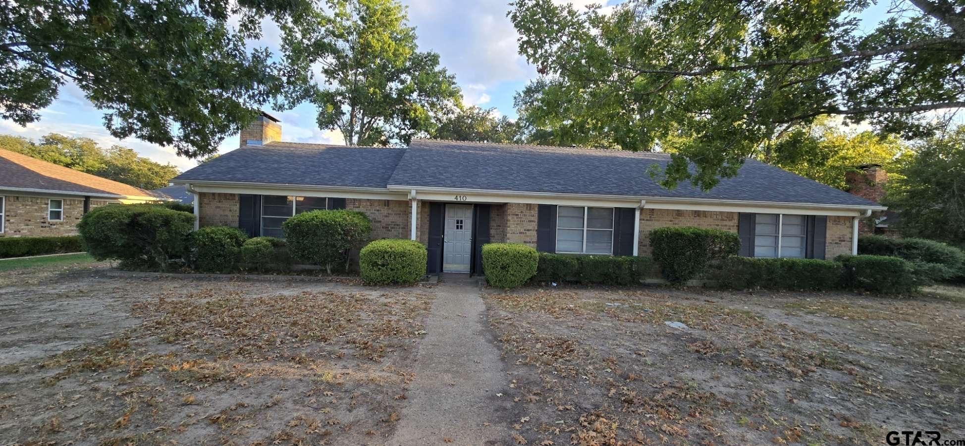 410 S Carriage Drive — photo