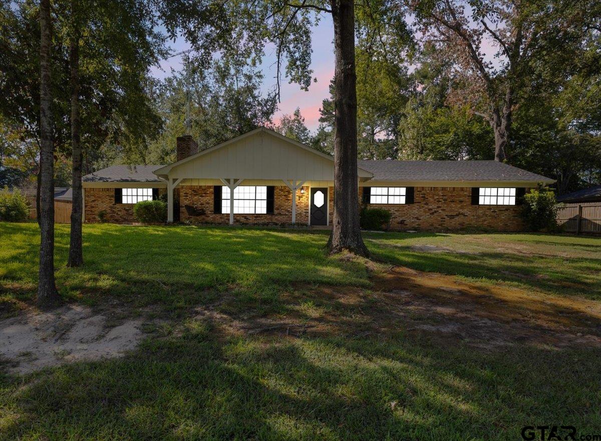 114 Forest South Drive — photo