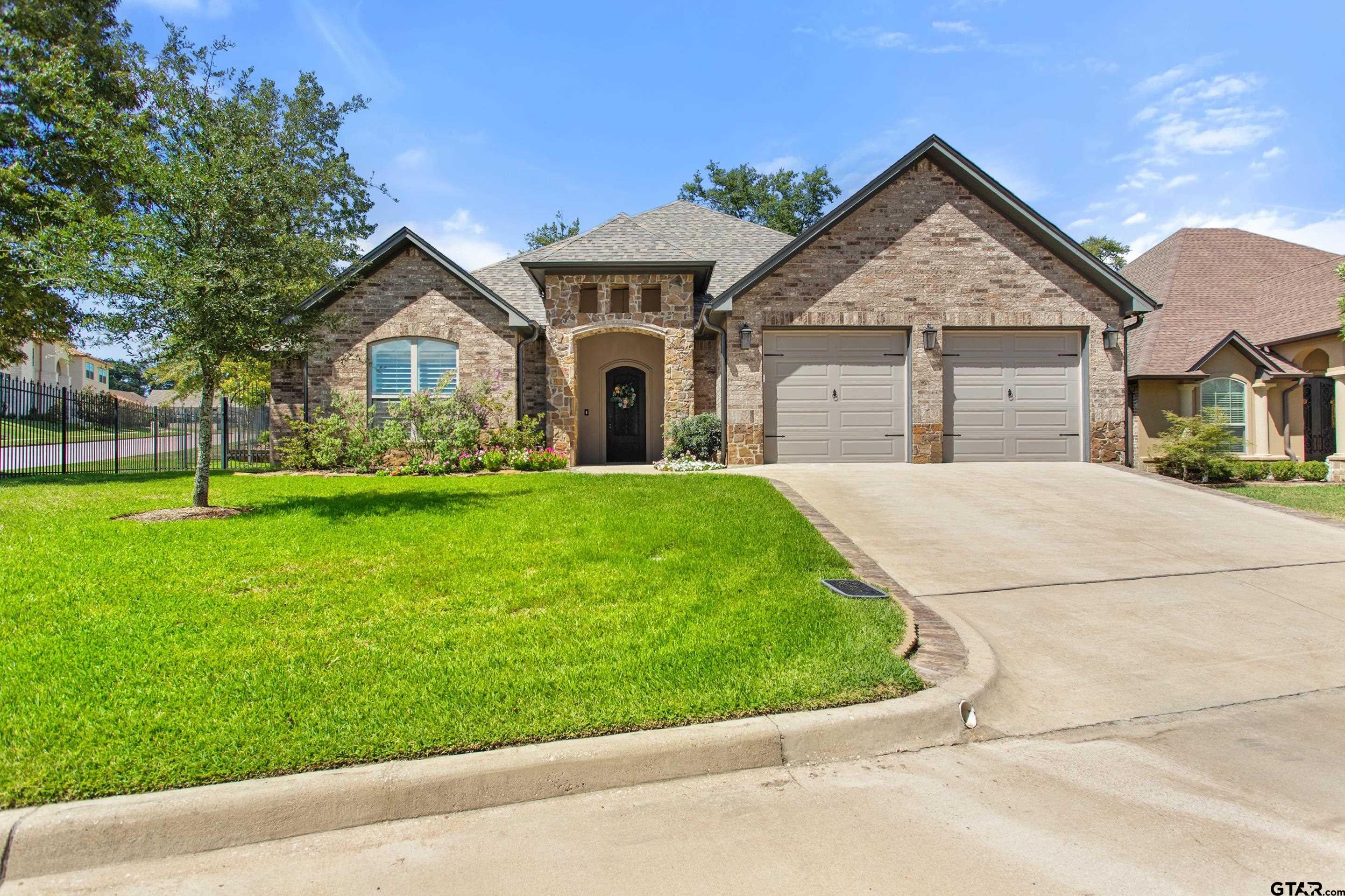 7559 Cross Gate Way — photo